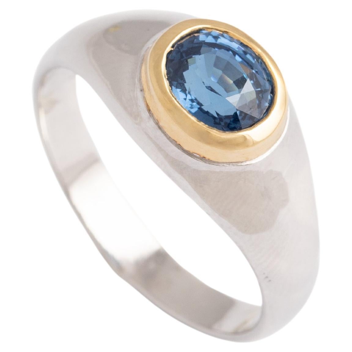 2.23 Carat Sapphire Gold Ring For Sale