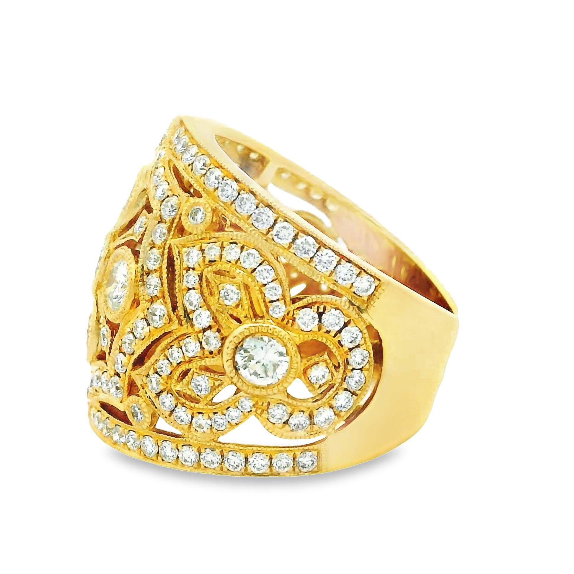 Round Cut 2.23 Carats Diamond Antique-Style 18K Yellow Gold Band Ring For Sale