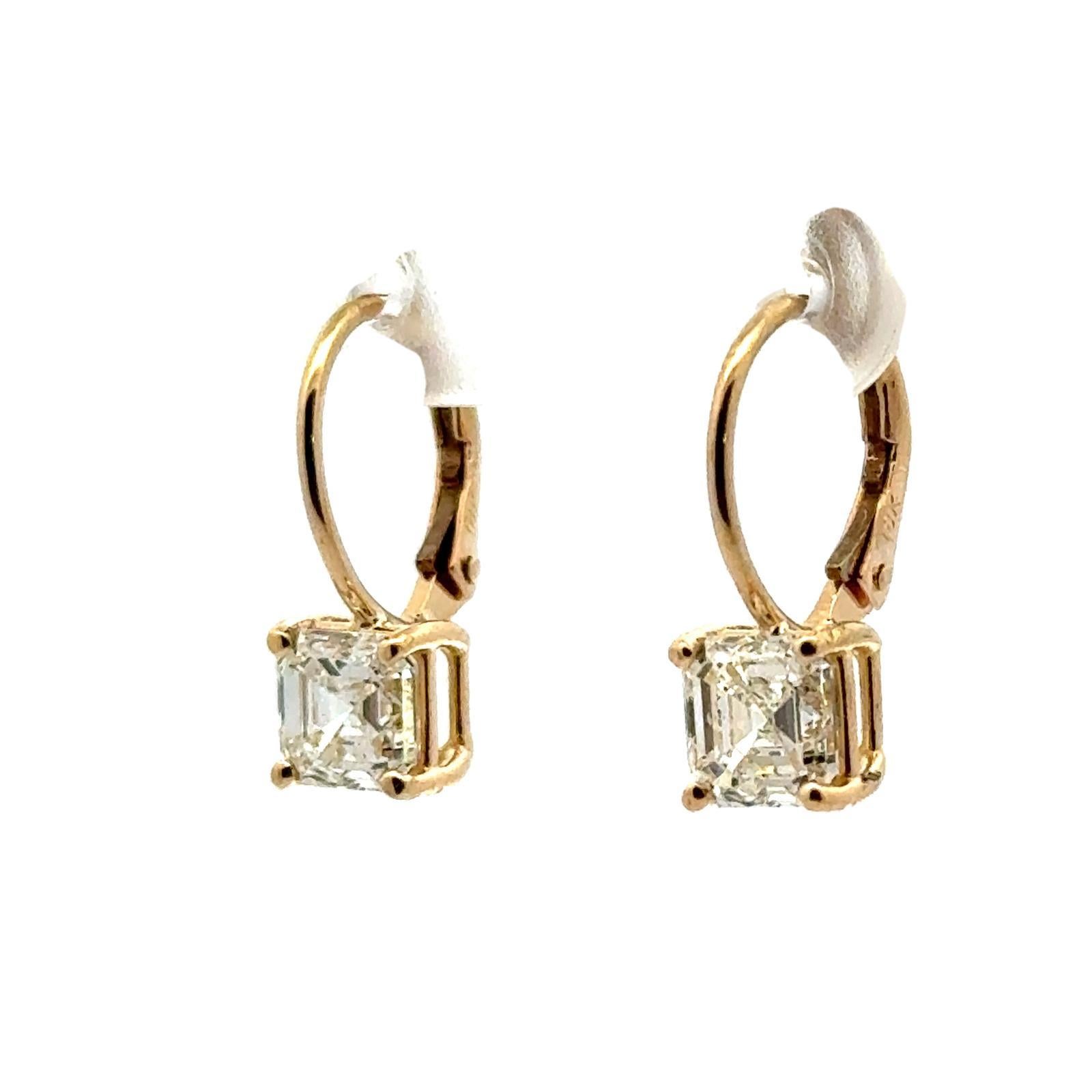 2.23 CTW  Asscher Cut Diamond 18 Karat Yellow Gold Drop Earrings GIA J/SI1-2 In Excellent Condition In Boca Raton, FL