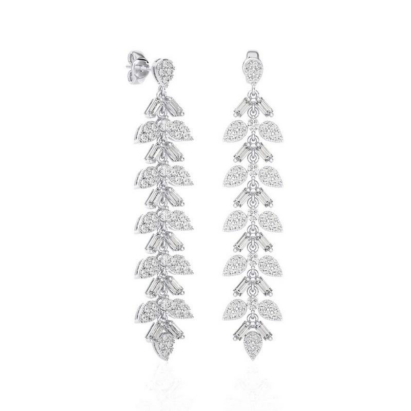 Moderno Diamante da 2,23 CTW a forma di foglia in oro bianco 14K con orecchino pendente della collezione Moonlight in vendita