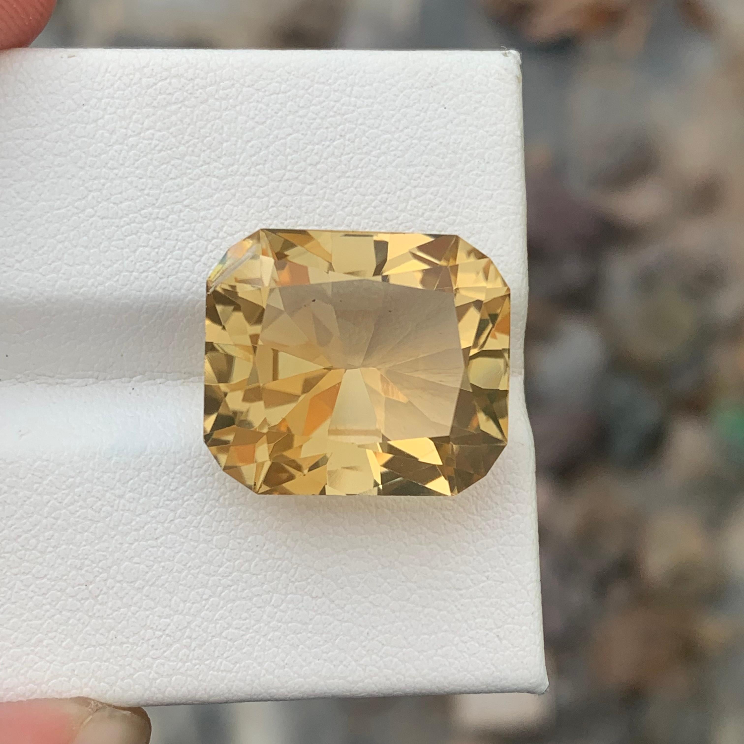 22.30 Carats Gorgeous Natural Loose Yellow Citrine Gem For Jewelry Making  For Sale 5
