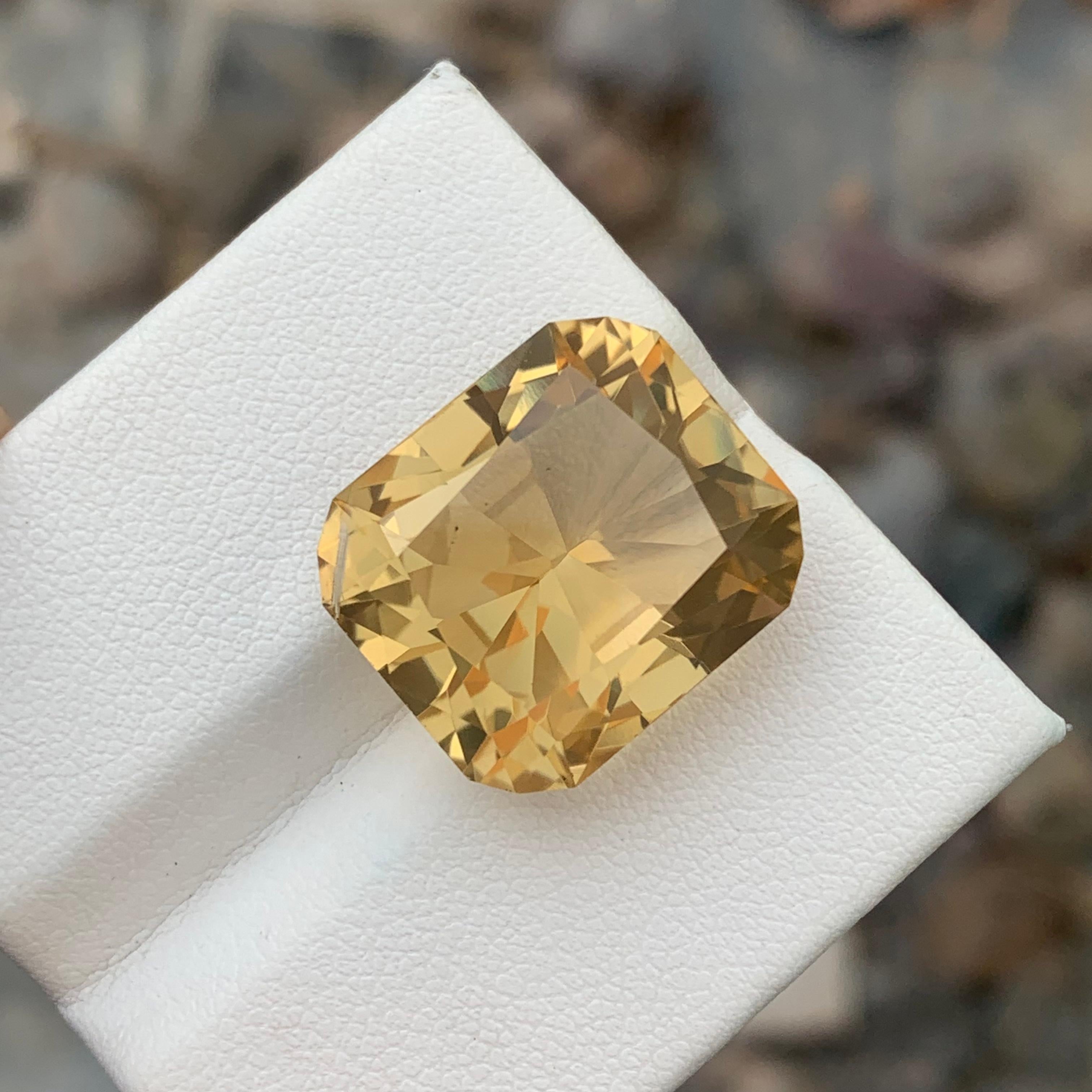 22.30 Carats Gorgeous Natural Loose Yellow Citrine Gem For Jewelry Making  In New Condition For Sale In Peshawar, PK