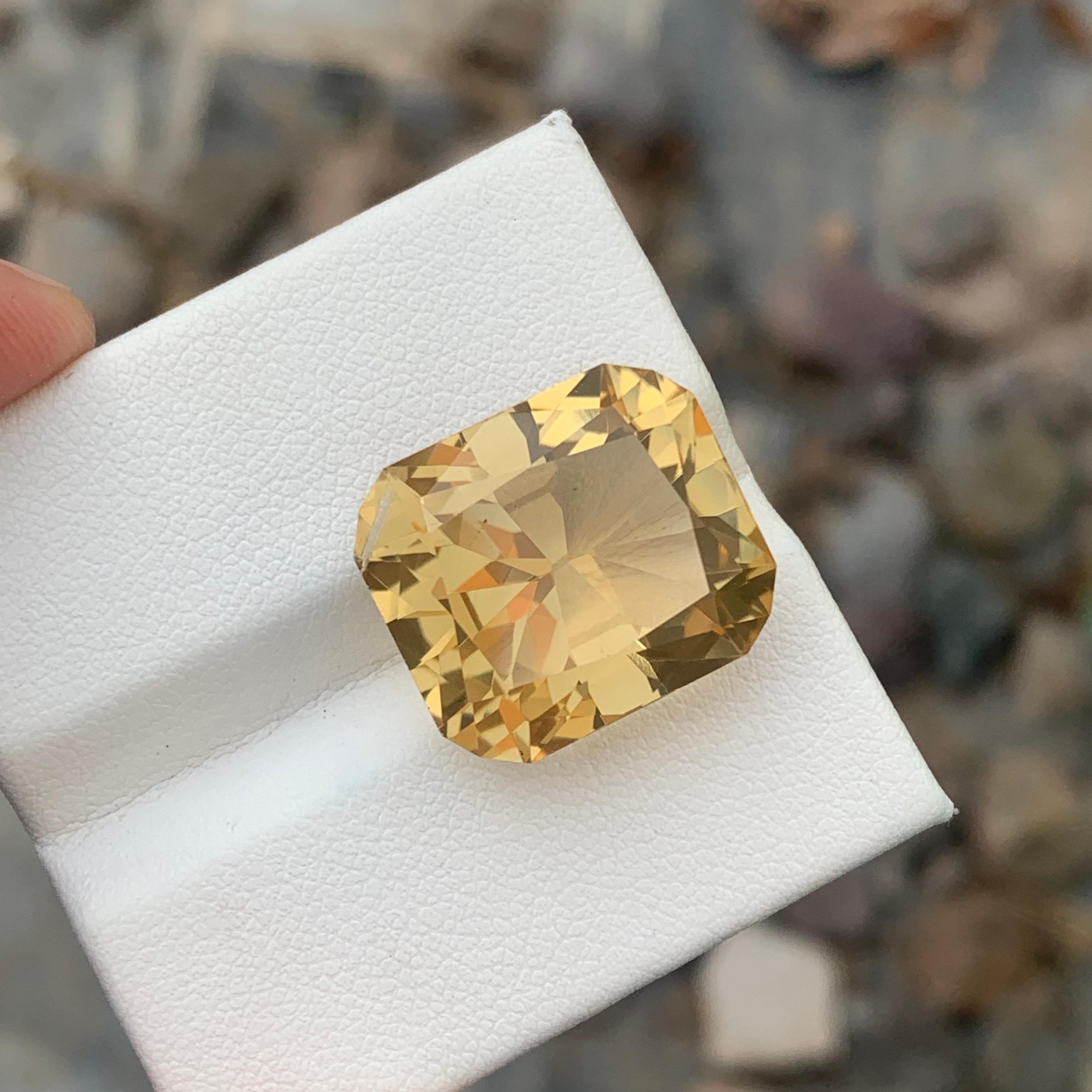Women's or Men's 22.30 Carats Gorgeous Natural Loose Yellow Citrine Gem For Jewelry Making  For Sale