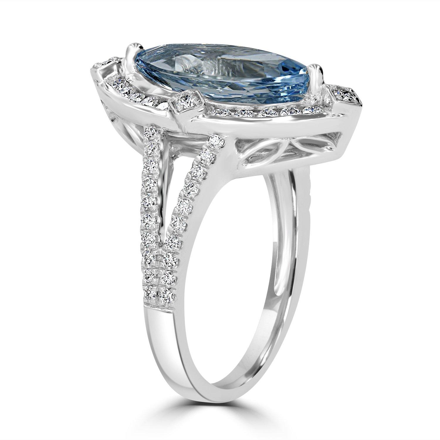 2.23ct Aquamarine Ring with 0.52Tct Diamonds Set in 14K White Gold In New Condition For Sale In New York, NY