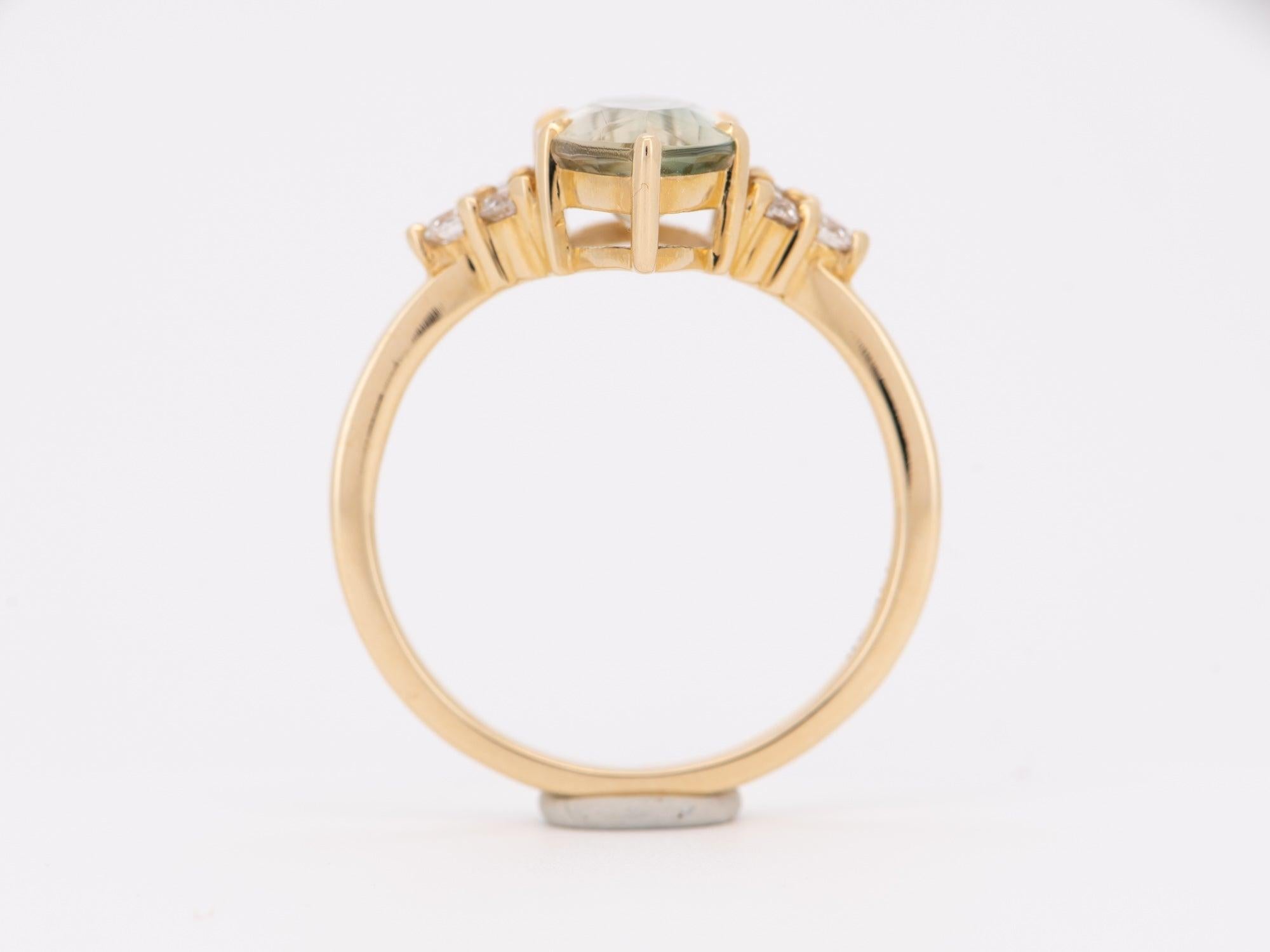 Women's or Men's 2.23ct Bi-Color Oregon Sunstone Engagement Ring 14K Gold with Trio Stone Sides For Sale