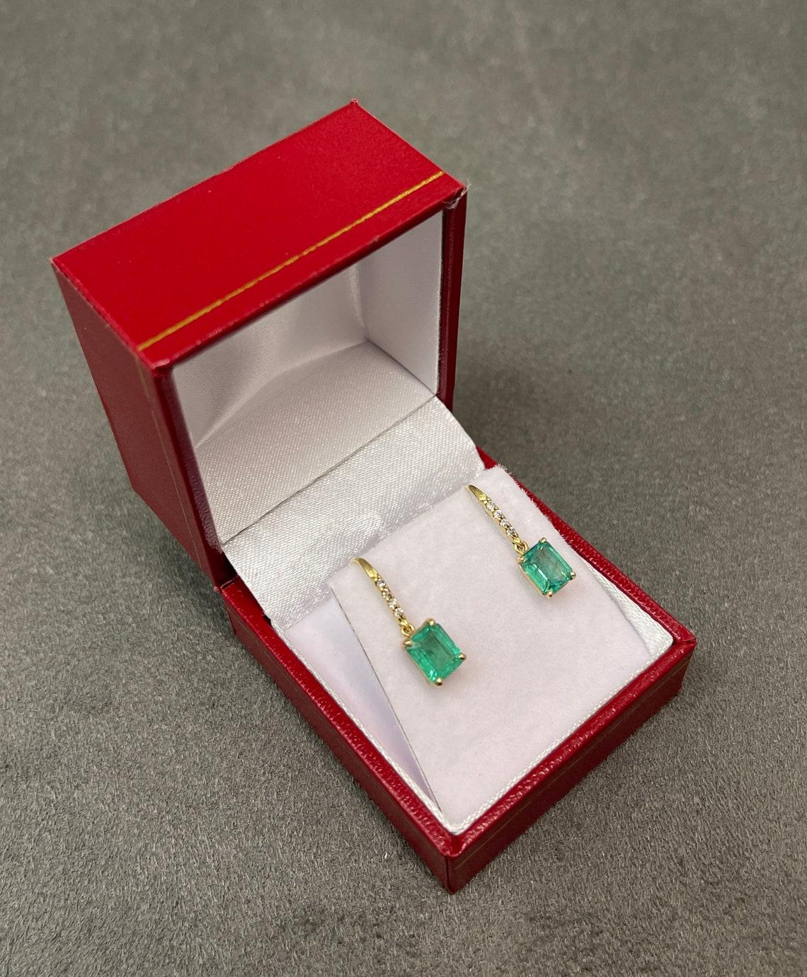 2.53tcw 14K Emerald & Diamond Hook Gold Dangle Earrings Pour femmes en vente