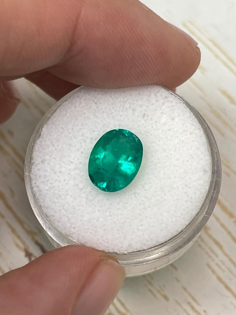 Taglio ovale 2,24 Carati 10x8 Vivid Muzo Green Oval Colombian Emerald Loose Gemstone in vendita