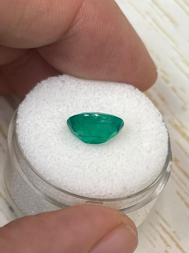 Donna 2,24 Carati 10x8 Vivid Muzo Green Oval Colombian Emerald Loose Gemstone in vendita