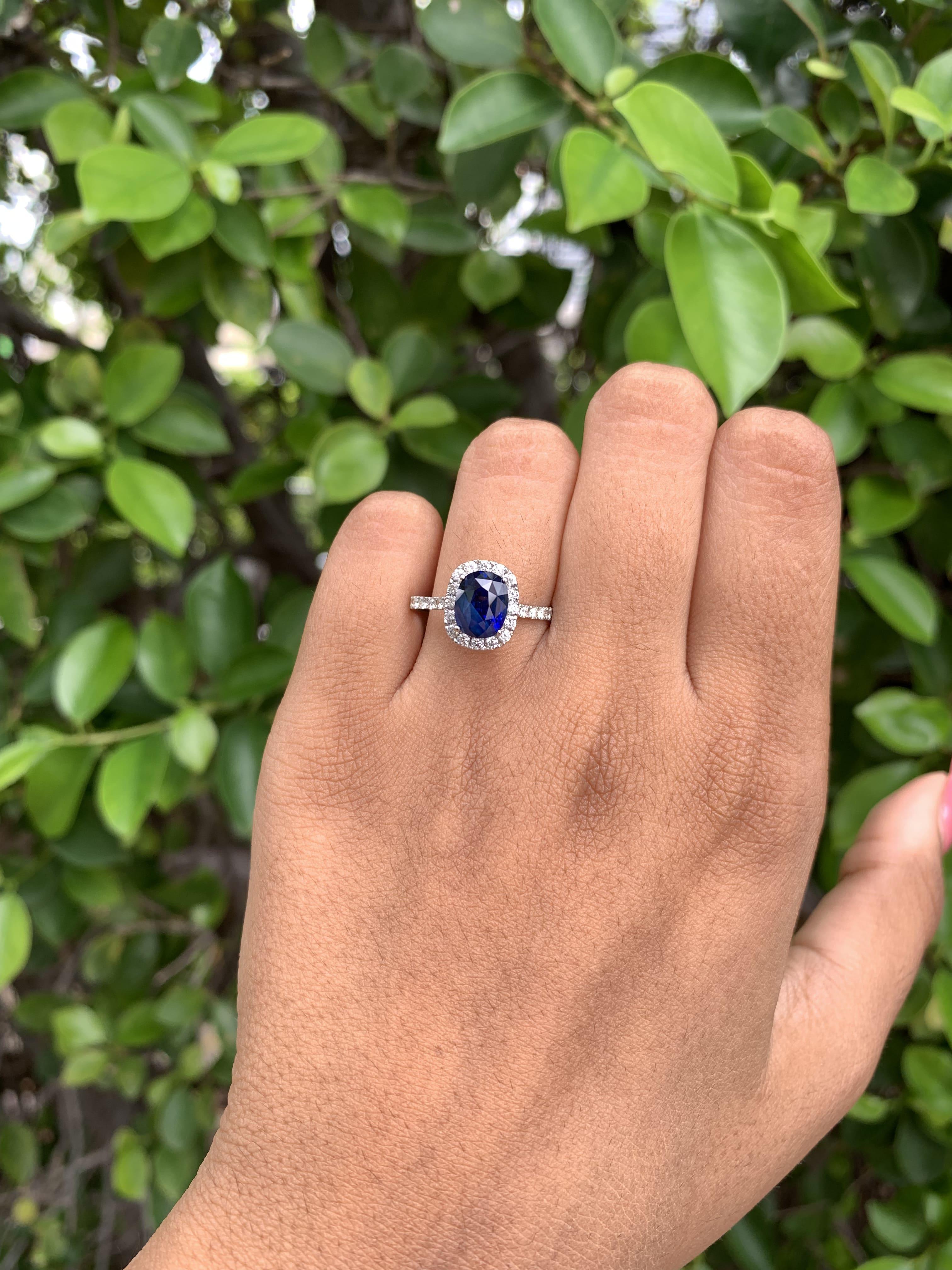 Women's or Men's 2.24 Ct Royal Blue Sapphire with Halo Diamonds 14K White Gold Ring For Sale