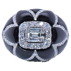 2,24 Karat Diamant & Onyx 3D-Blumenring mit Baguette in der Mitte aus 18 Karat Weißgold