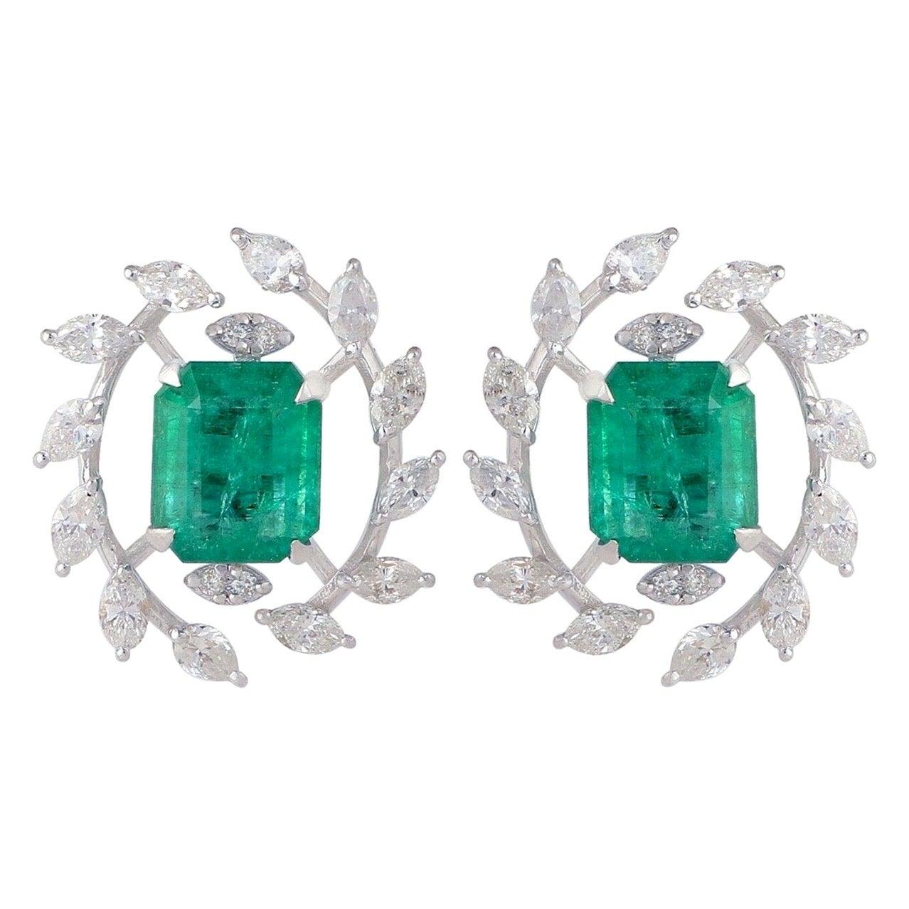For Sale:  2.24 Carat Emerald Diamond 18 Karat Gold Leaf Ring 5