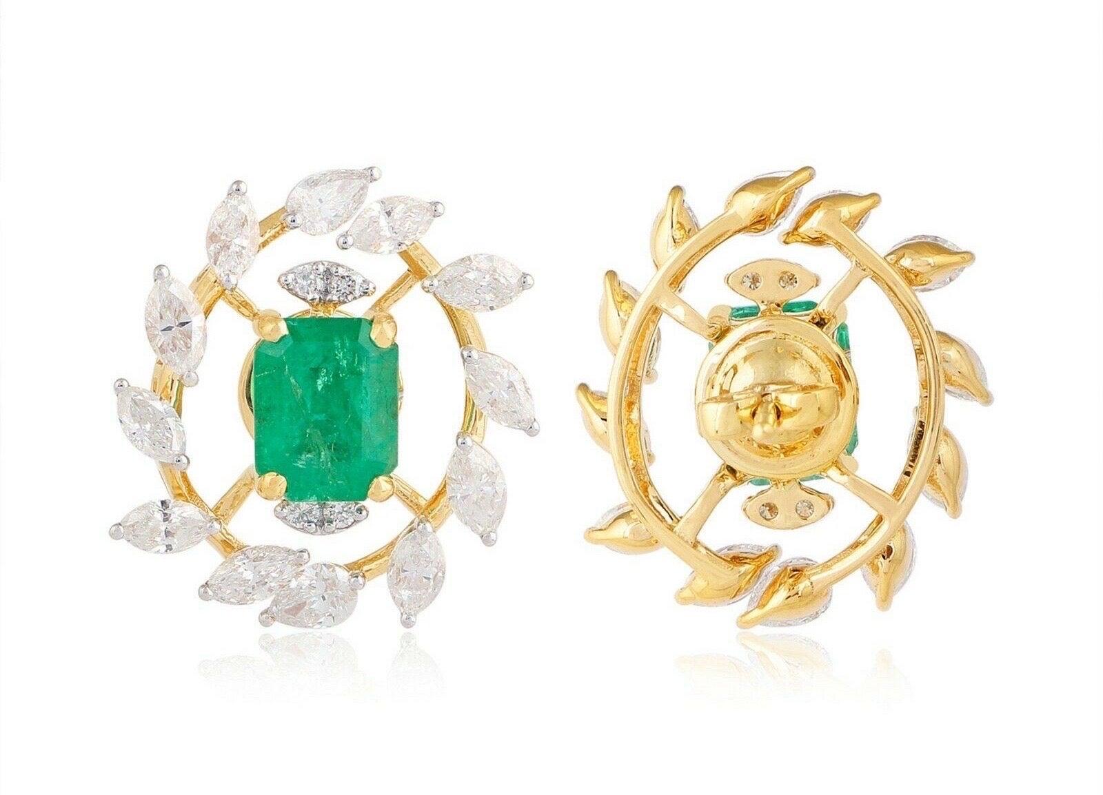 For Sale:  2.24 Carat Emerald Diamond 18 Karat Gold Leaf Ring 8