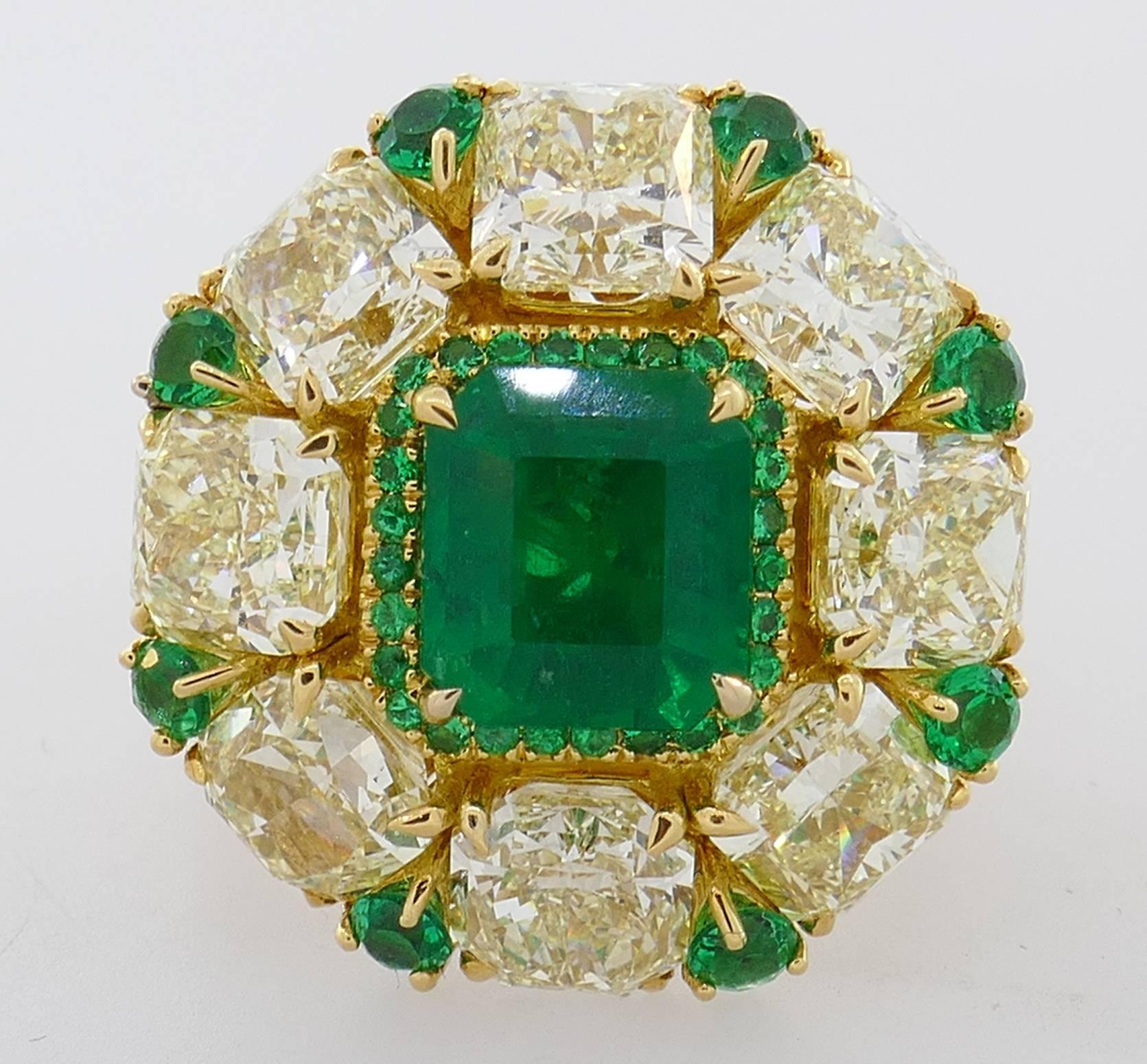 2.24 Carat Emerald Diamond Yellow Gold Ring For Sale 1