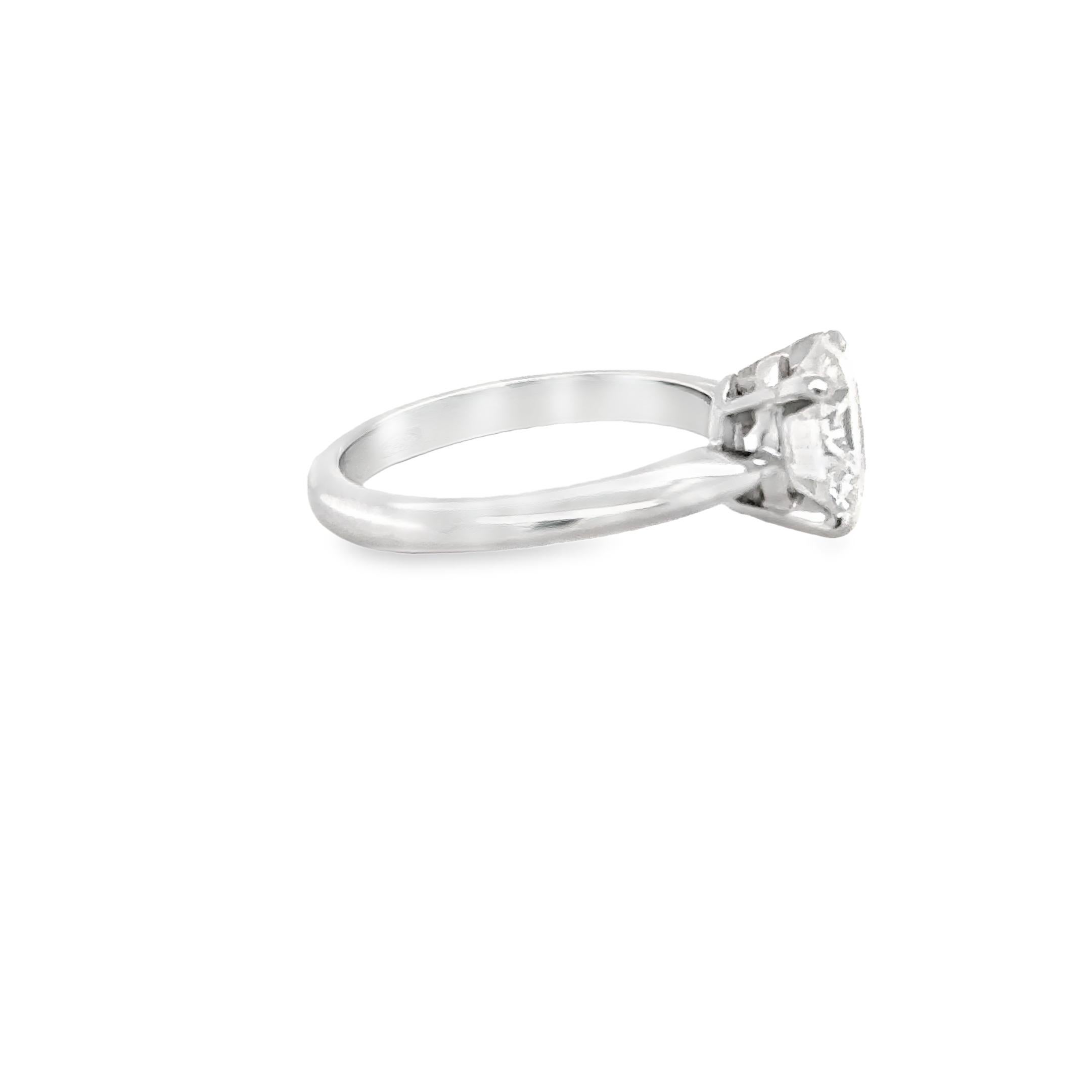 Women's or Men's 2.24 carat Round Cut Diamond Ring For Sale