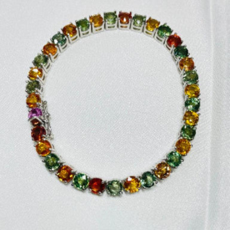 22,4 Karat rundes Multi-Saphir-Tennisarmband für Mutter in 925 Silberfassungen mit runden Saphiren (Rundschliff) im Angebot