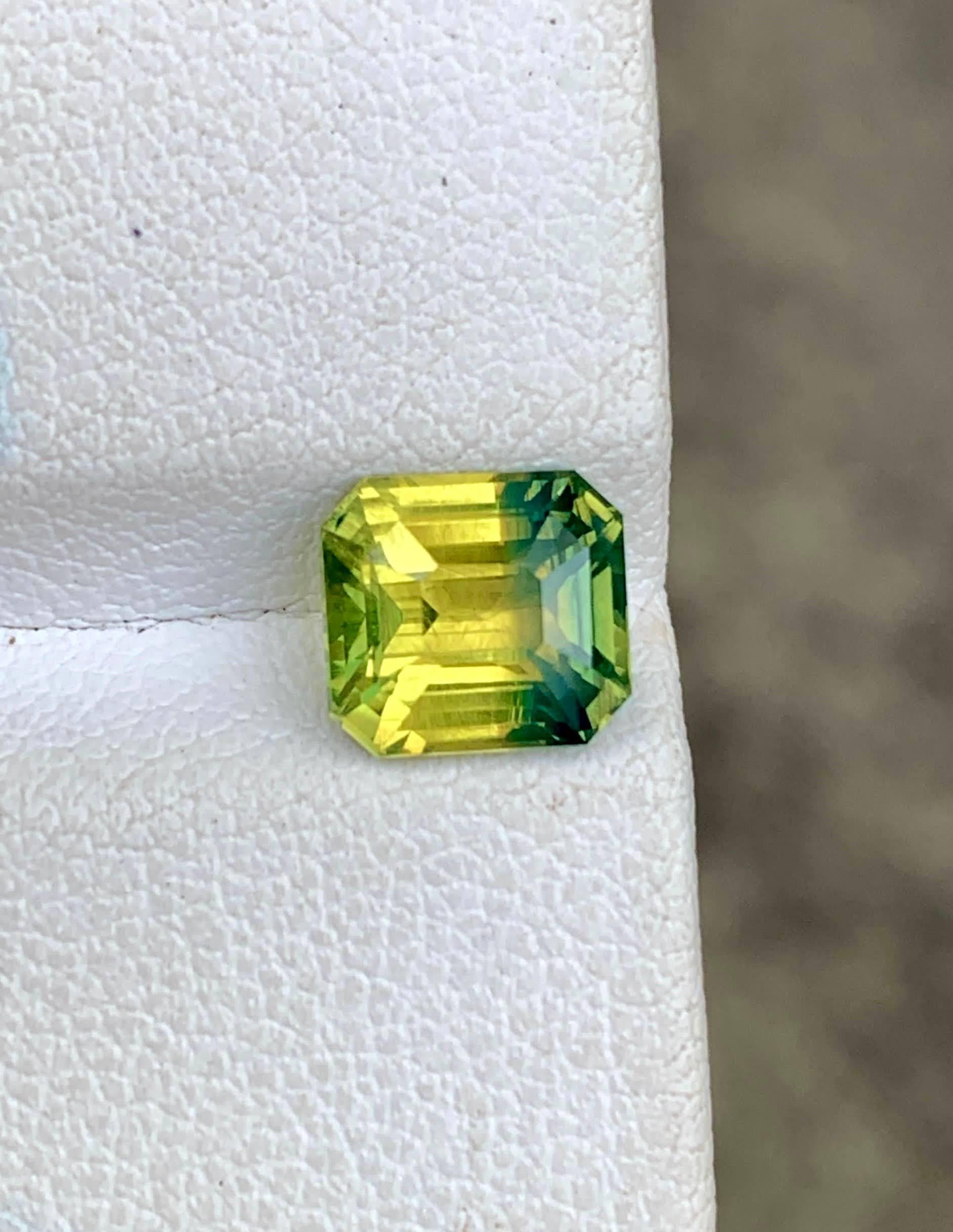 Women's or Men's 2.24 carats Bicolor Parti Sapphire Stone Emerald Cut Natural Sri Lankan Gemstone For Sale