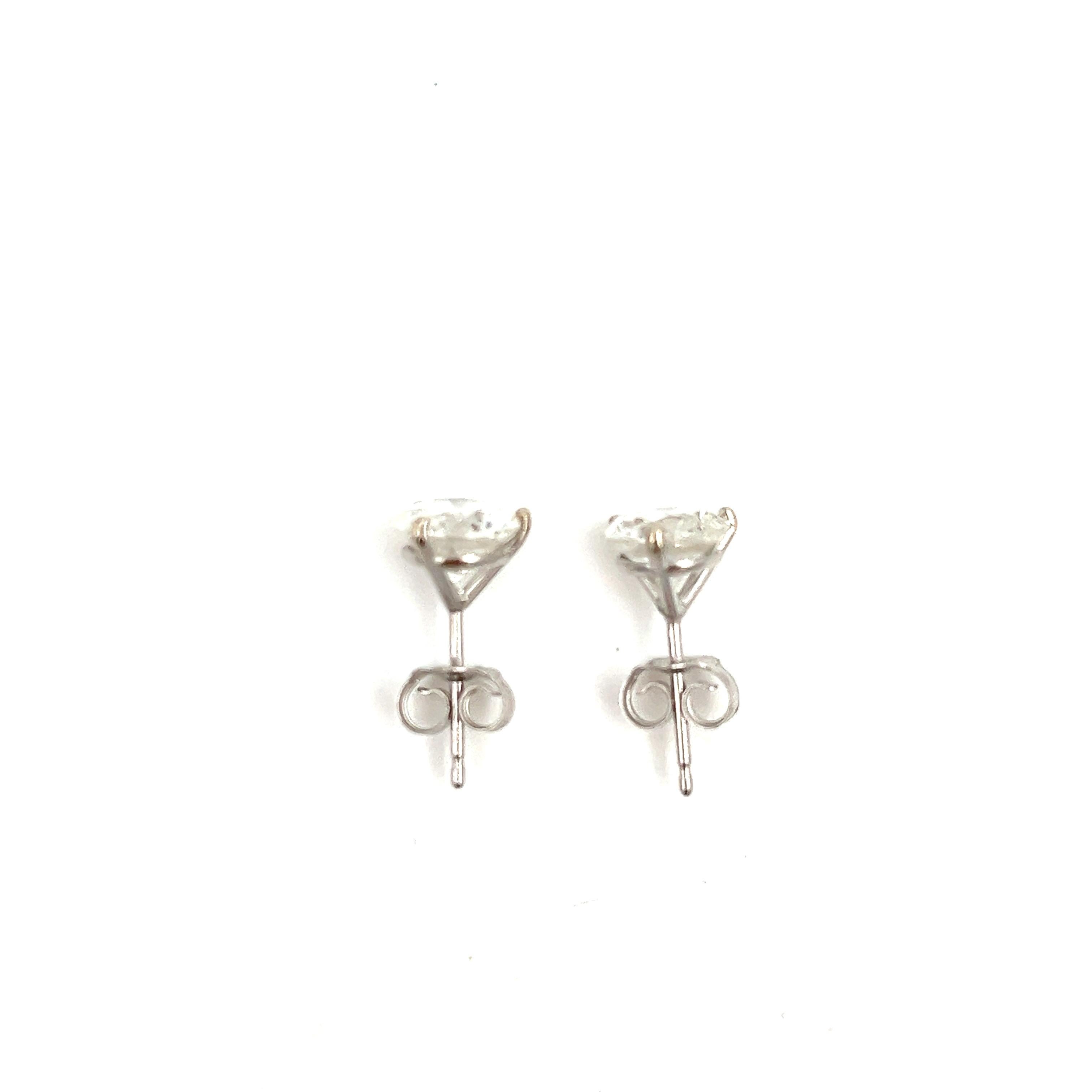 2.24 ct Diamond Stud Earrings  In New Condition For Sale In Chicago, IL