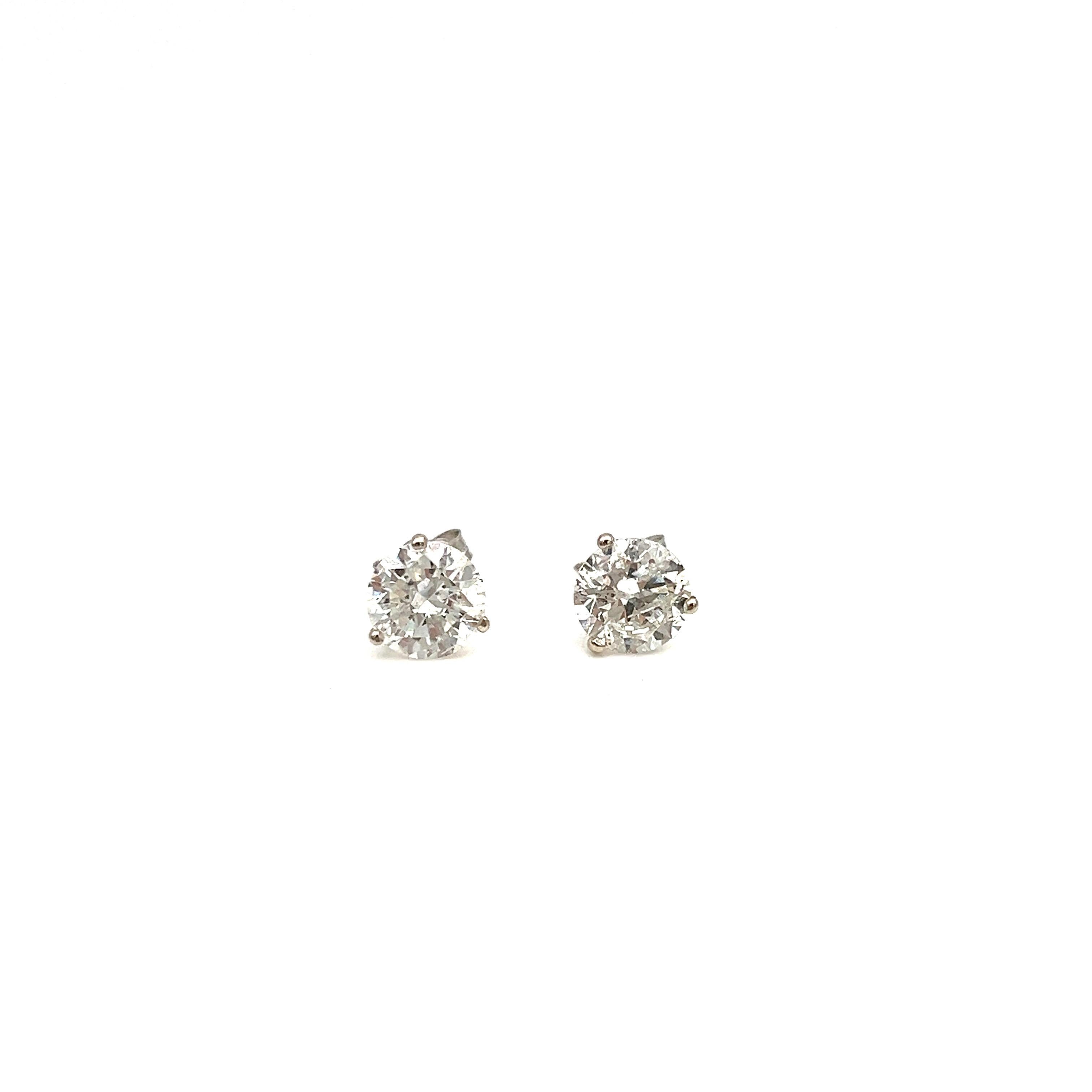 Women's or Men's 2.24 ct Diamond Stud Earrings  For Sale