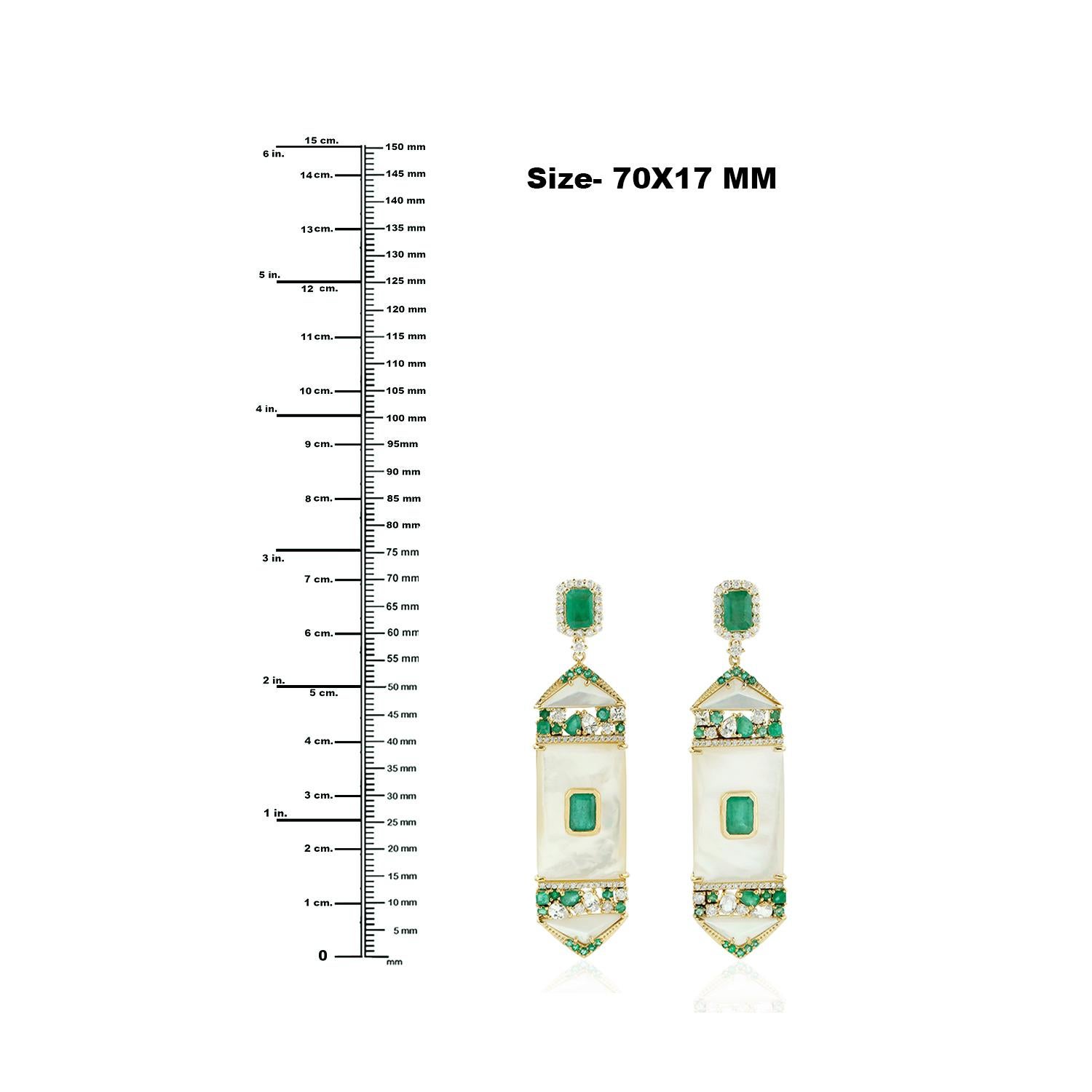Ohrhänger mit 22,40 Karat Perle mit Smaragd und Saphir, eingefasst mit Diamanten (Gemischter Schliff) im Angebot