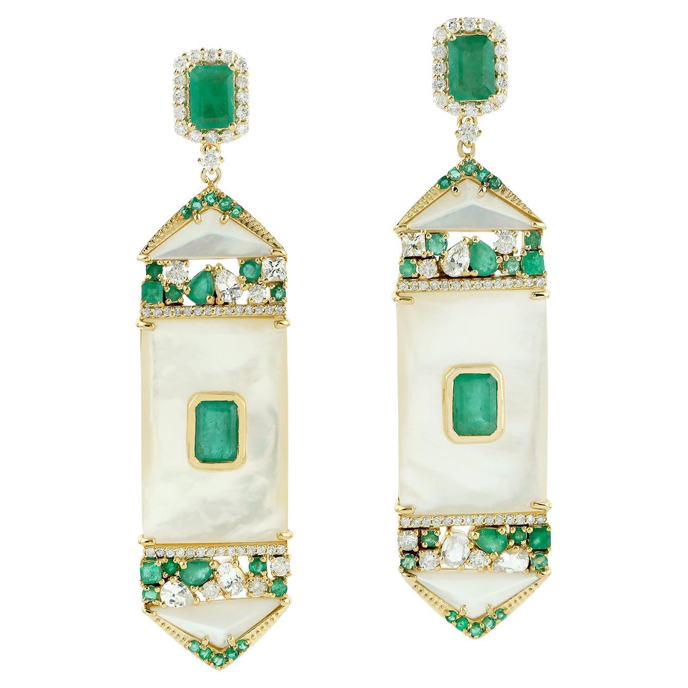 22.40ct Pearl Dangle Earrings With Emerald & Sapphire Added With Diamonds For Sale