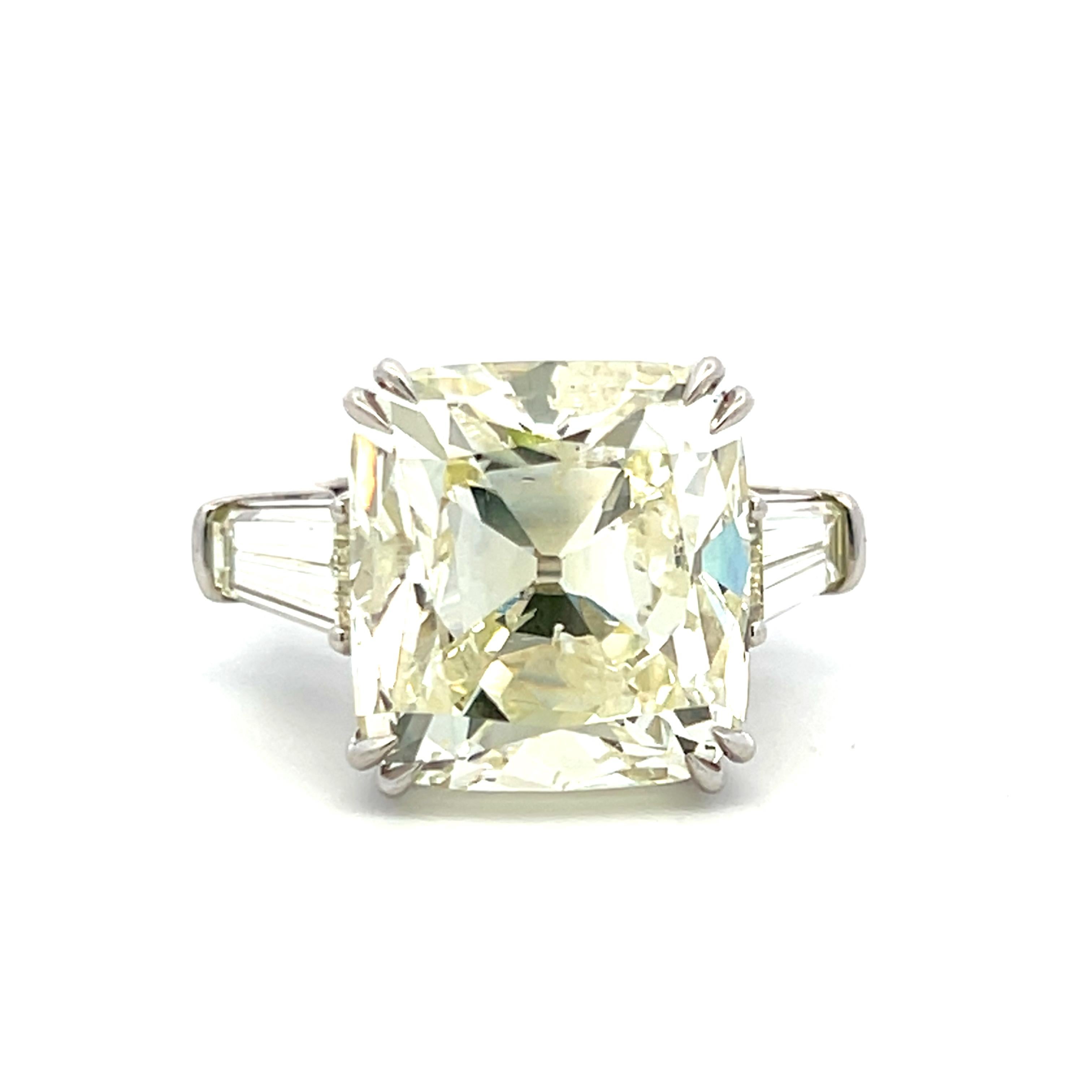 Bague de fiançailles en platine 22.41 carats Brilliante coussin et Baguette effilée en vente 8