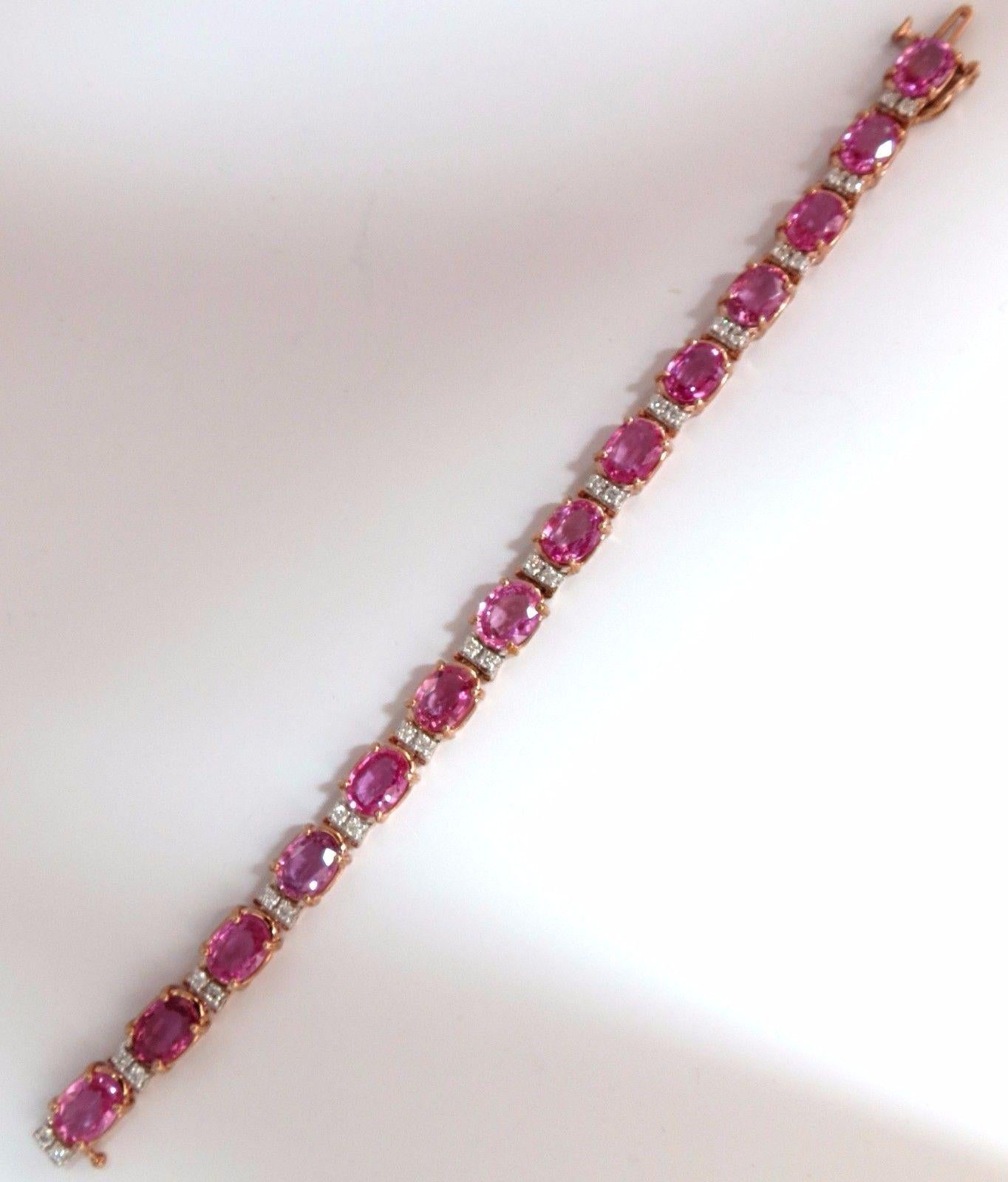 Taglio ovale Bracciale di diamanti con zaffiro rosa naturale da 22,46 carati 14kt g/vs rosa in vendita