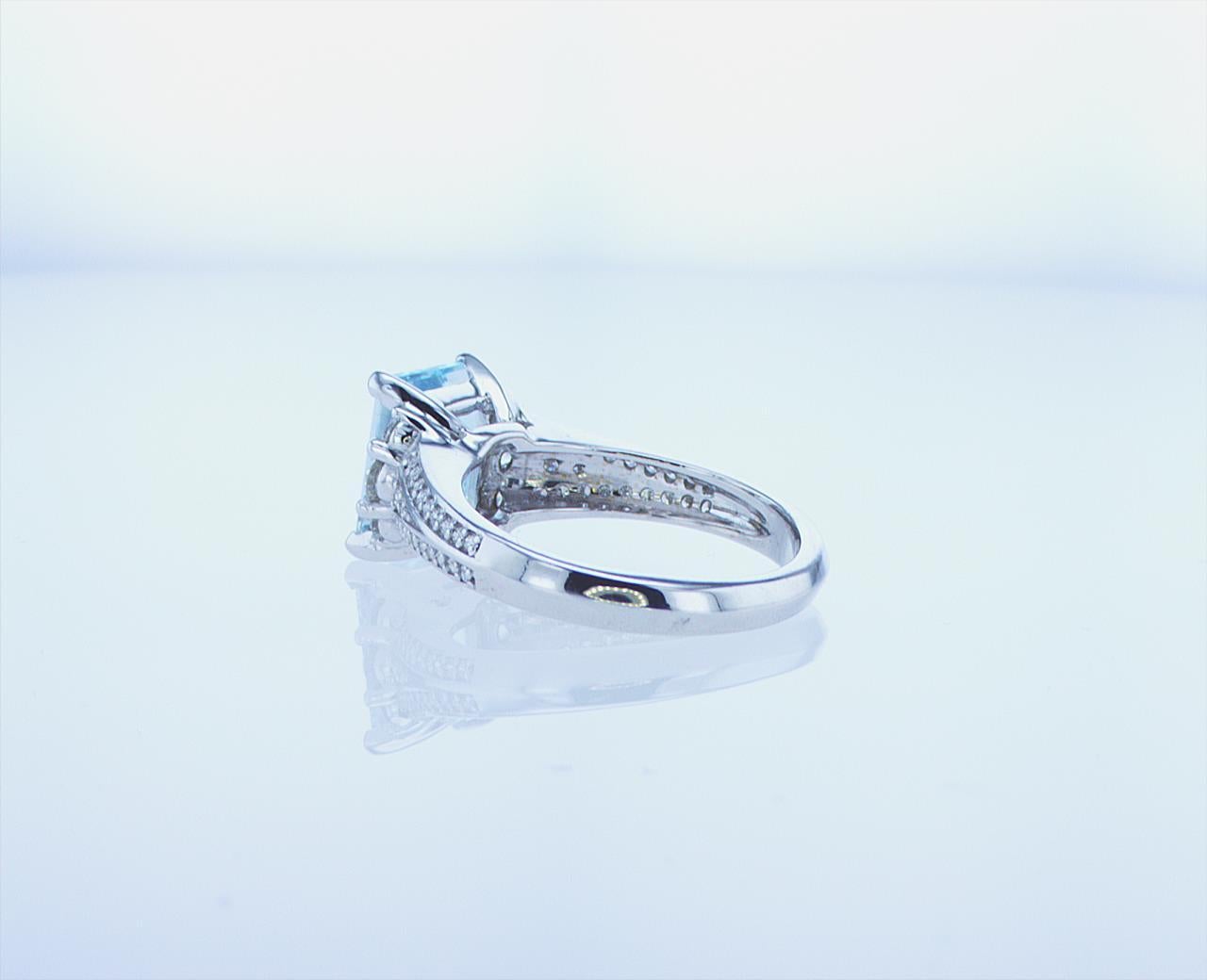 2.24ct Aqua Cocktail Ring in 18k White Gold For Sale 4