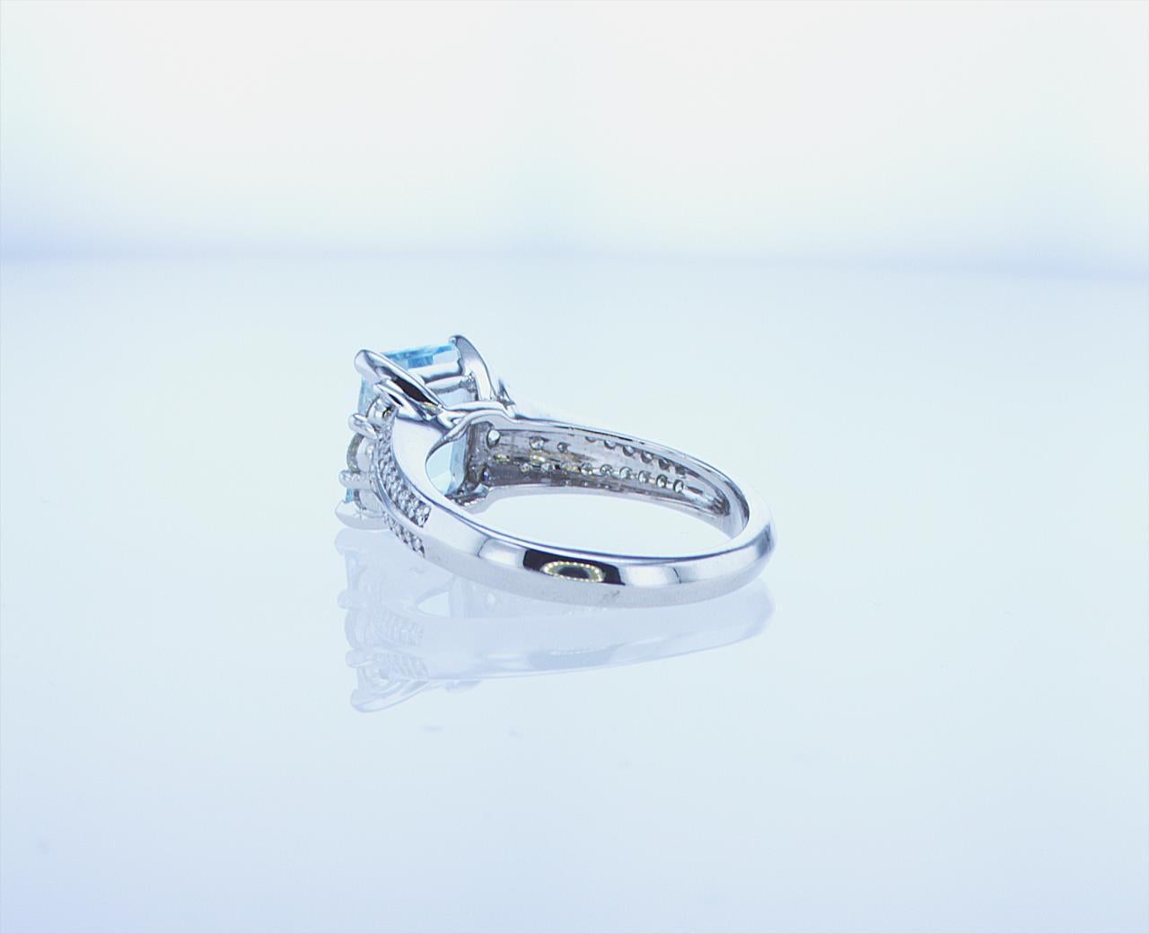 2.24ct Aqua Cocktail Ring in 18k White Gold For Sale 5
