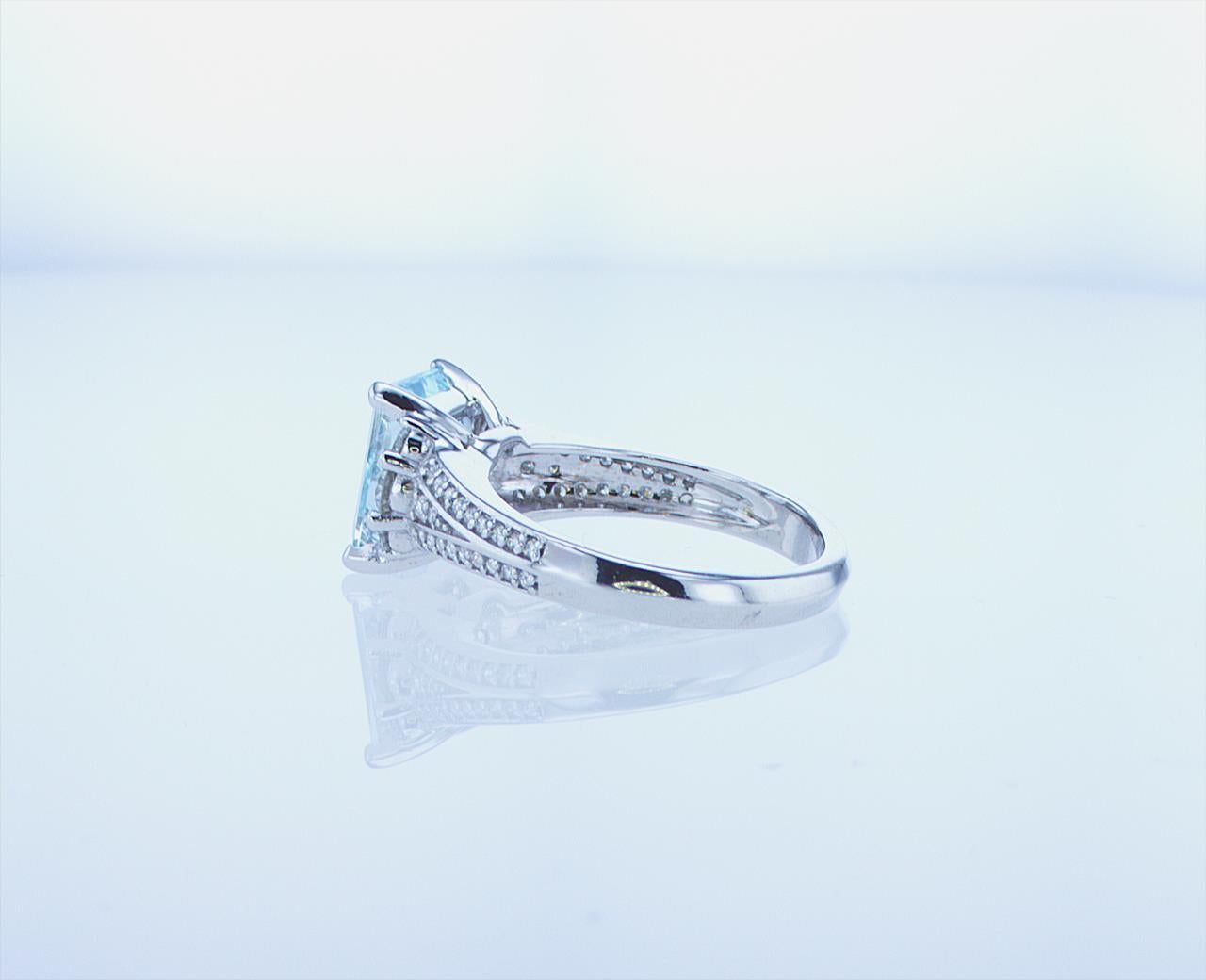 2.24ct Aqua Cocktail Ring in 18k White Gold For Sale 2