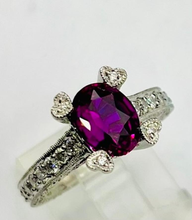 Contemporary 2.24Ct Oval Shape Fuchsia Pink Color Natural Sapphire Ring For Sale