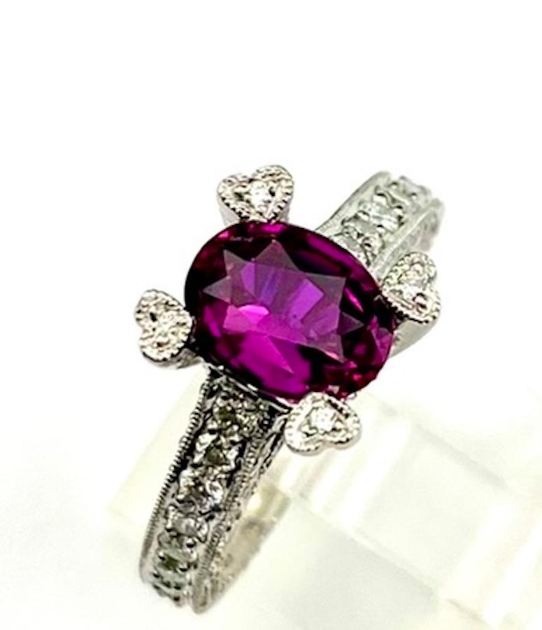 Oval Cut 2.24Ct Oval Shape Fuchsia Pink Color Natural Sapphire Ring For Sale