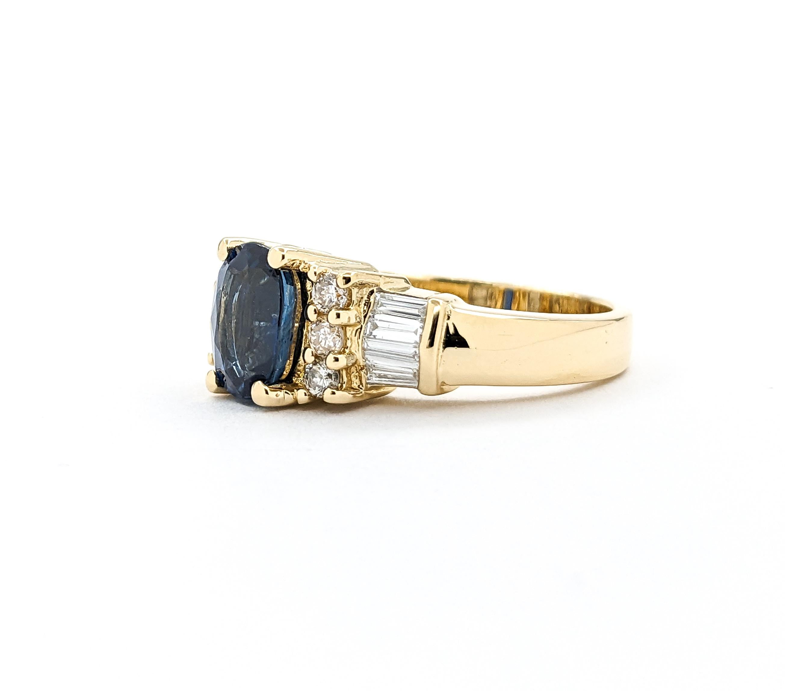 2.24ct Sapphire Ring With Diamonds In 18kt Yellow Gold For Sale 6