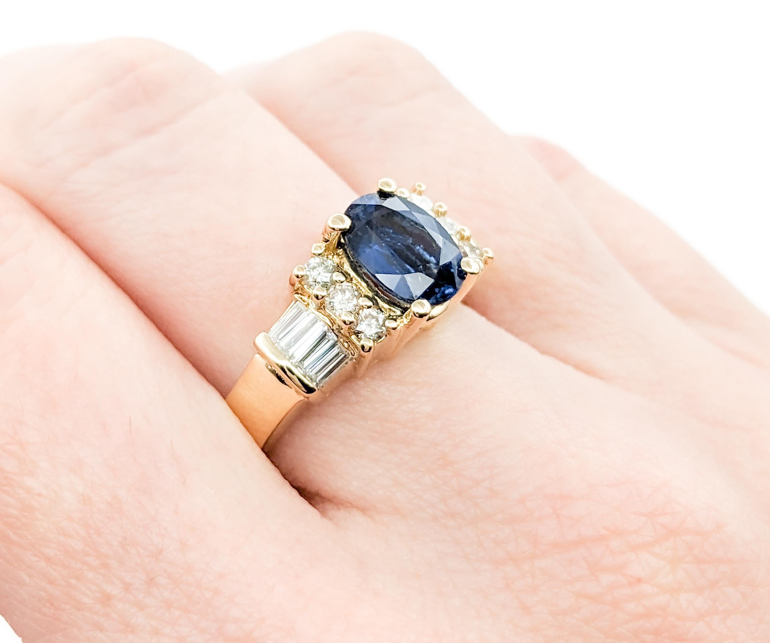 Oval Cut 2.24ct Sapphire Ring With Diamonds In 18kt Yellow Gold For Sale