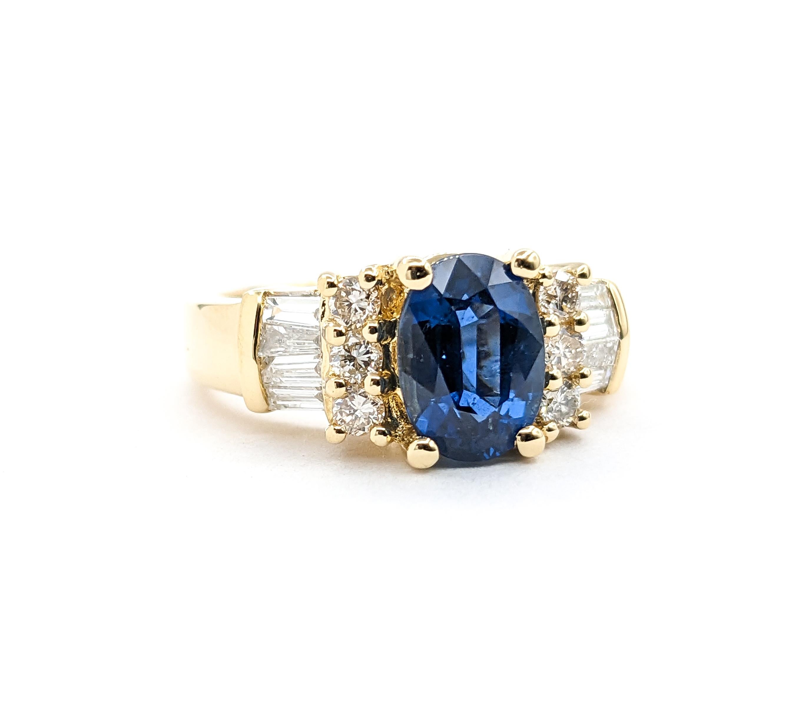 2.24ct Sapphire Ring With Diamonds In 18kt Yellow Gold For Sale 1