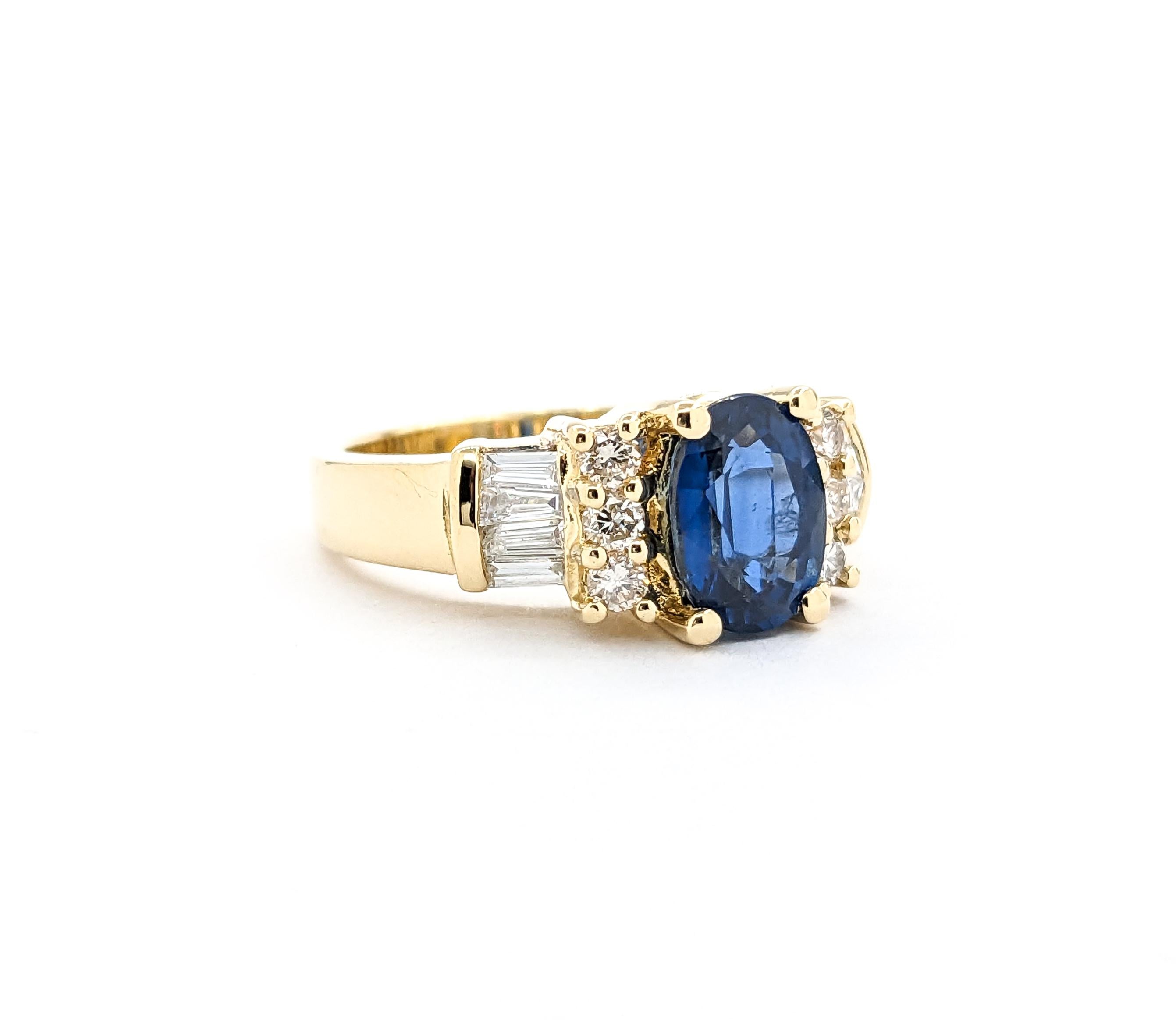 2.24ct Sapphire Ring With Diamonds In 18kt Yellow Gold For Sale 2