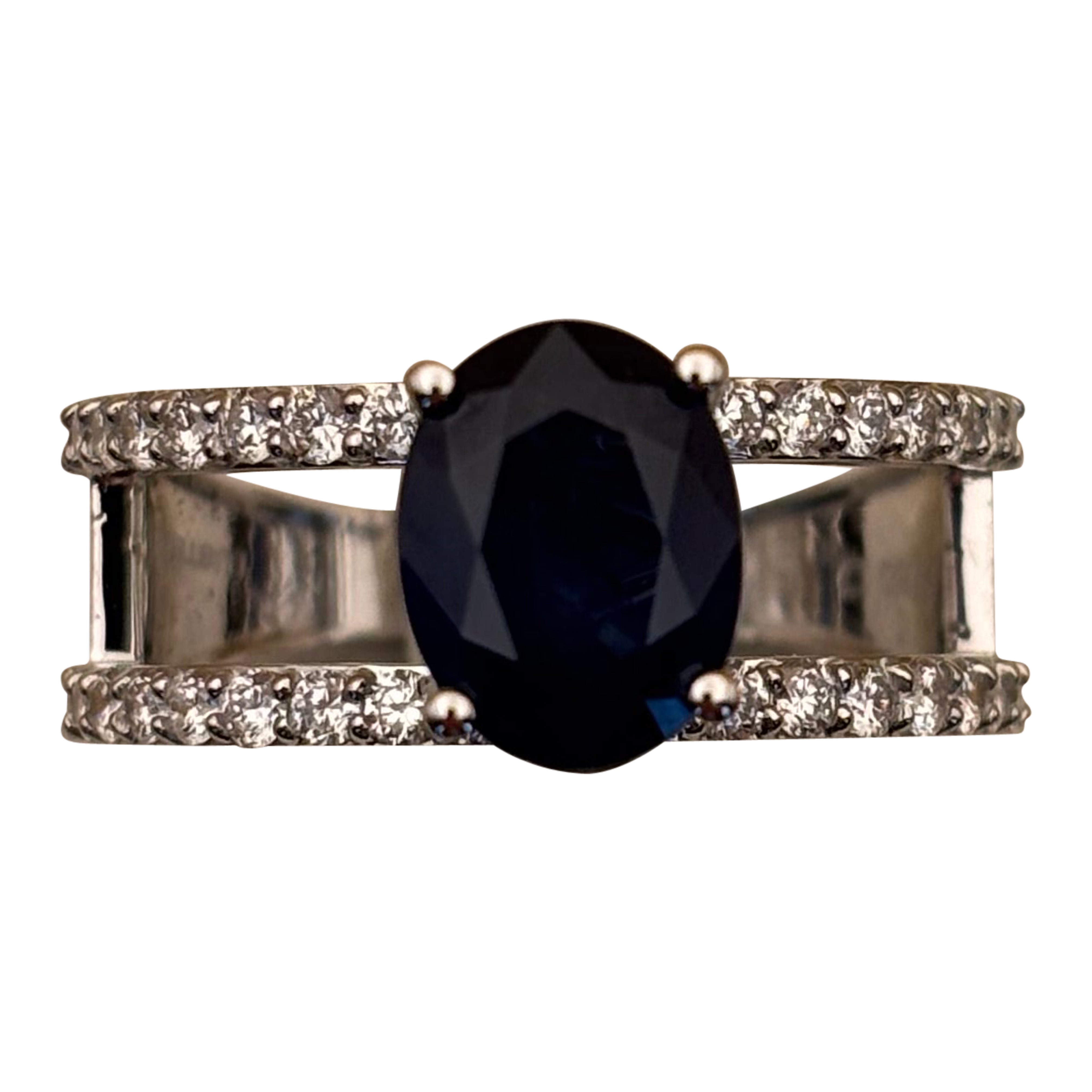 2.25 Carat Blue Sapphire Ring 18K White Gold For Sale