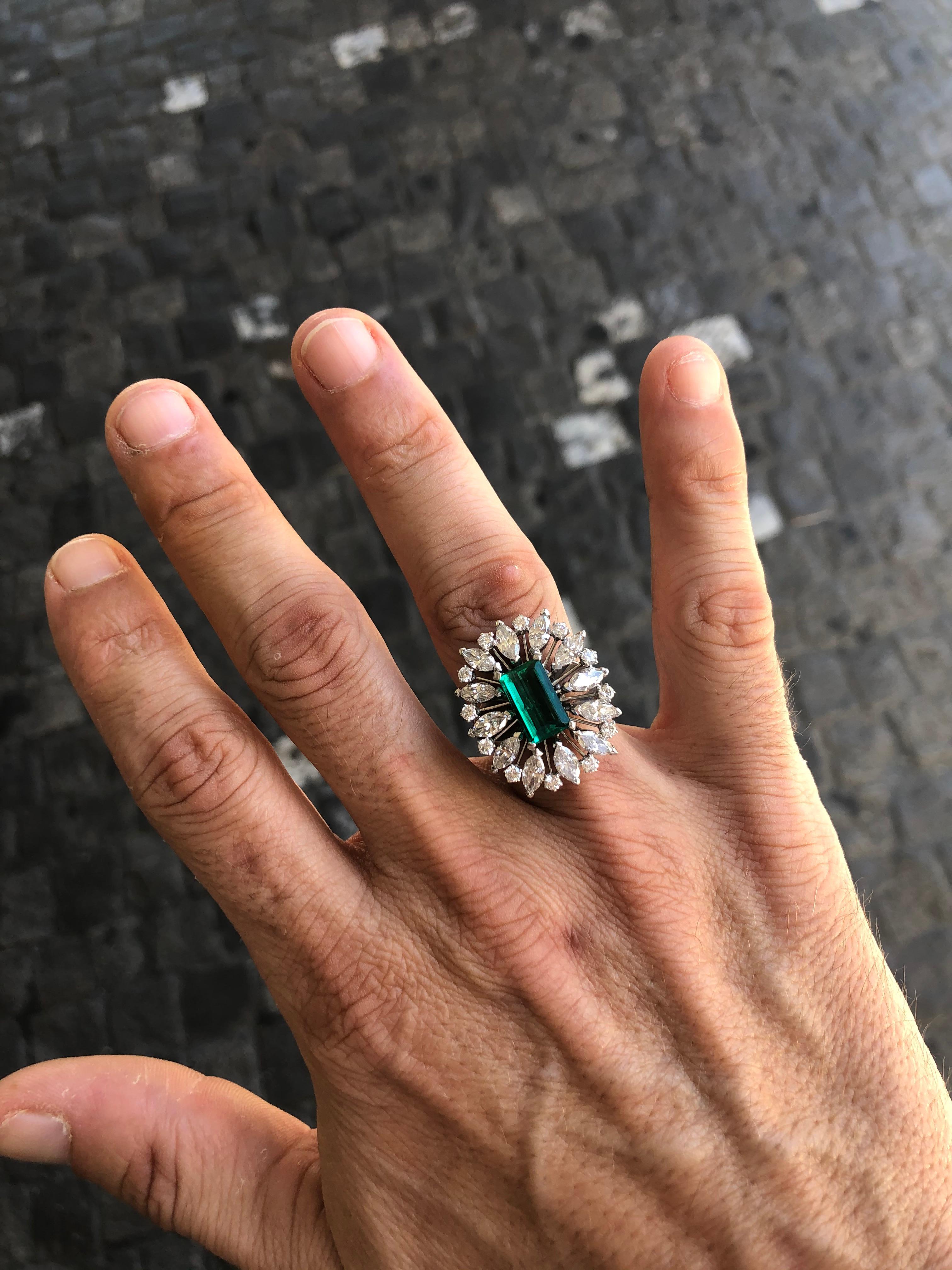 2.25 Carat Colombian Emerald and Diamond Ring in 18 Karat White Gold 5