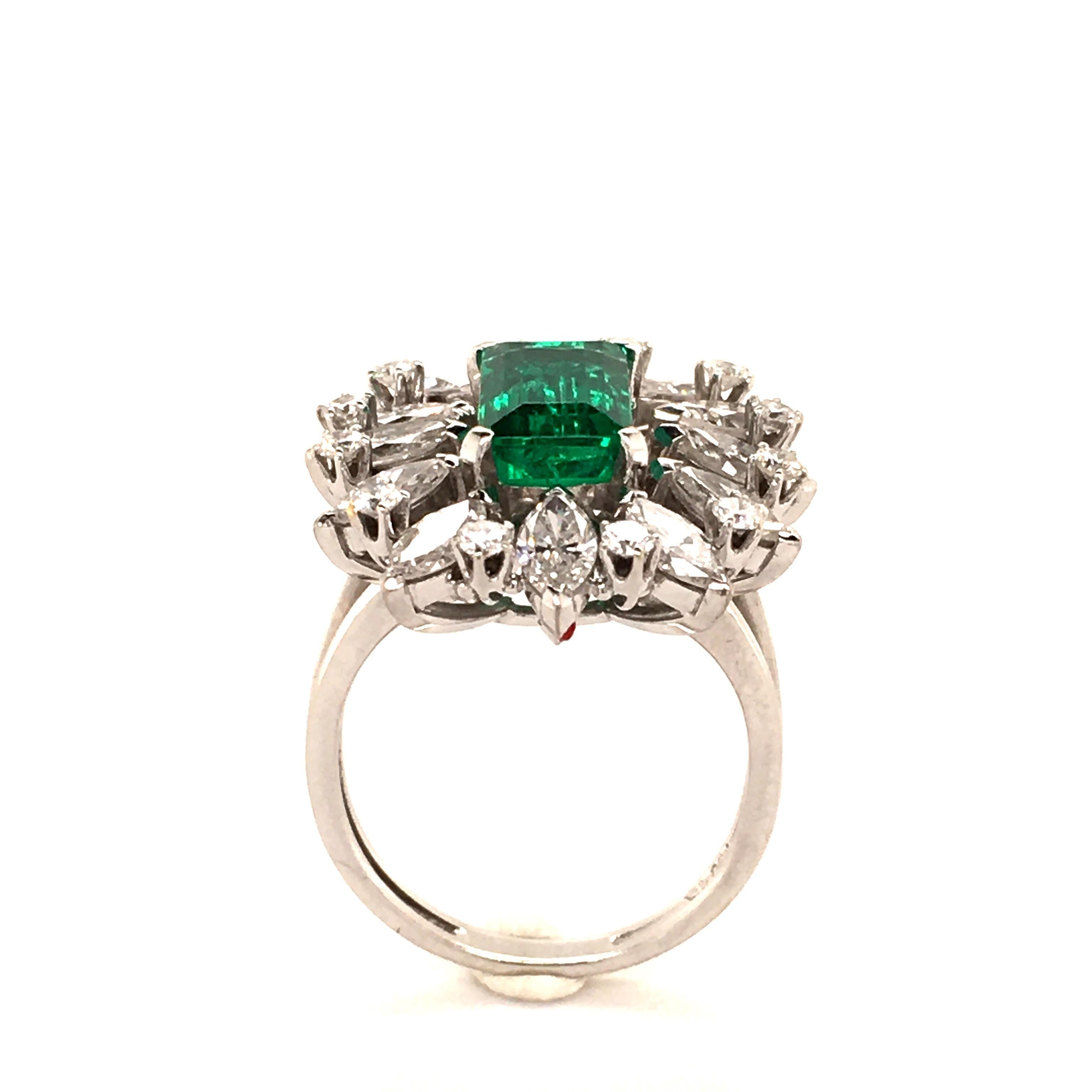 Women's or Men's 2.25 Carat Colombian Emerald and Diamond Ring in 18 Karat White Gold