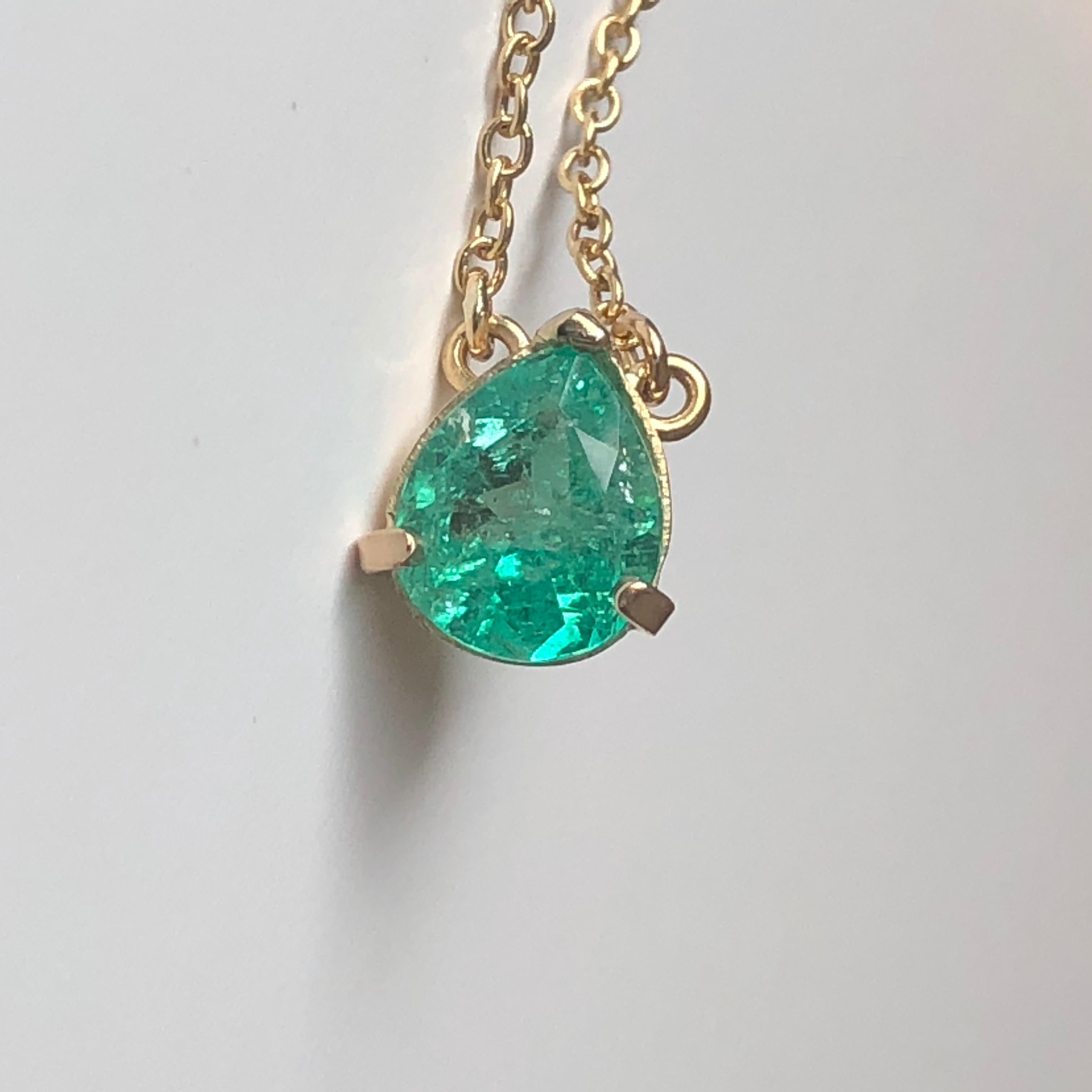 Emerald Cut Emeralds Maravellous 2.25 Carat Colombian Emerald Solitaire Pendant Necklace 18K For Sale