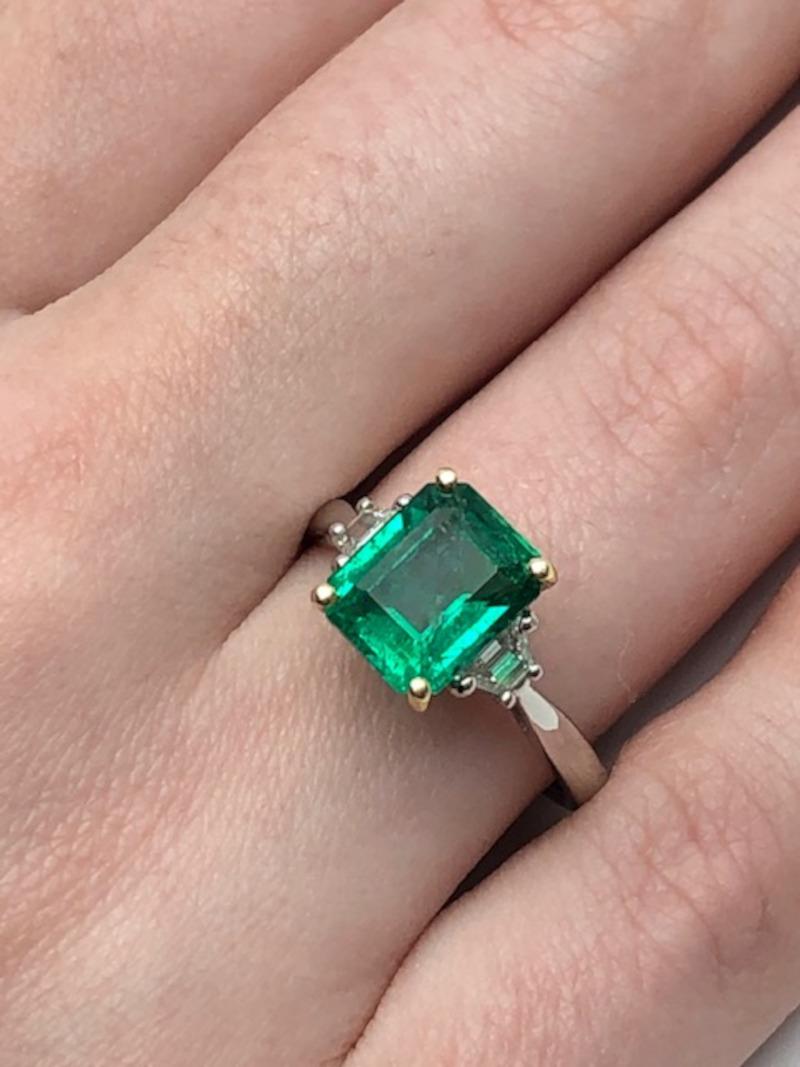 2.25 Carat Emerald and Diamond Engagement Ring in Platinum and Yellow Gold For Sale 4