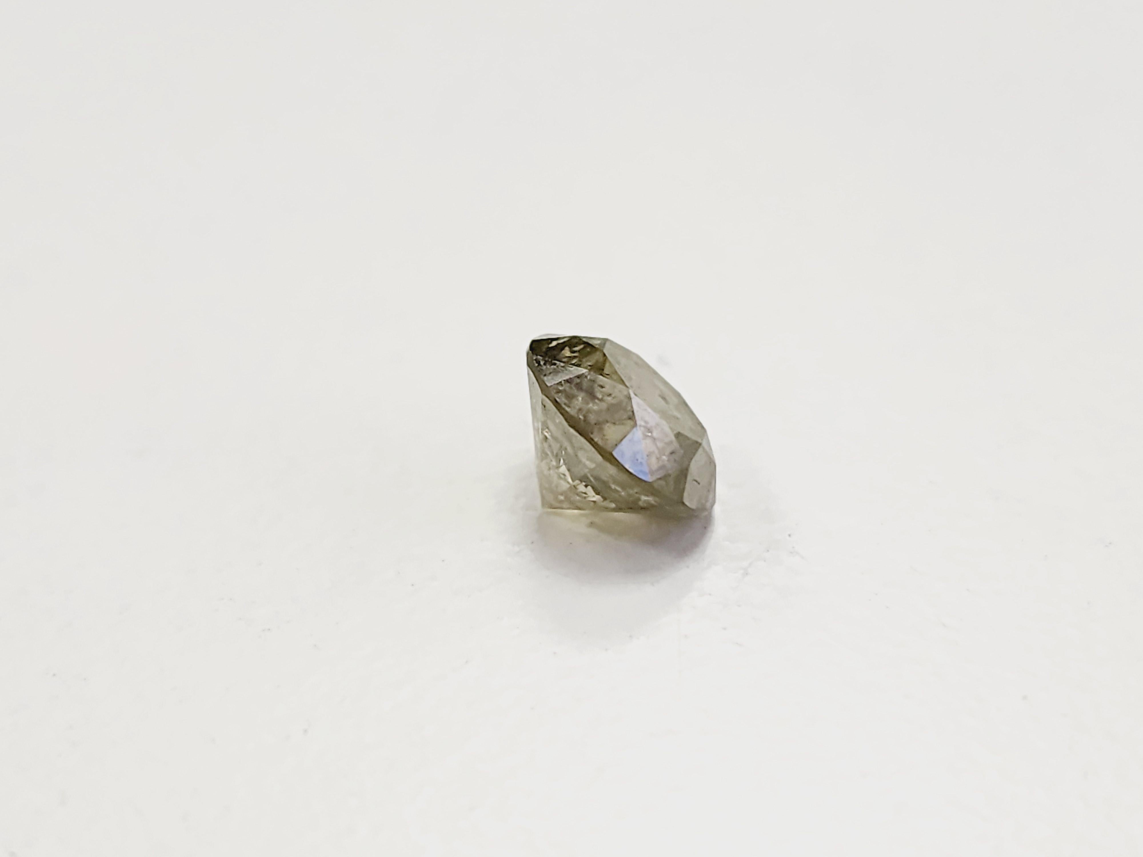 what does a cloudy diamond look like