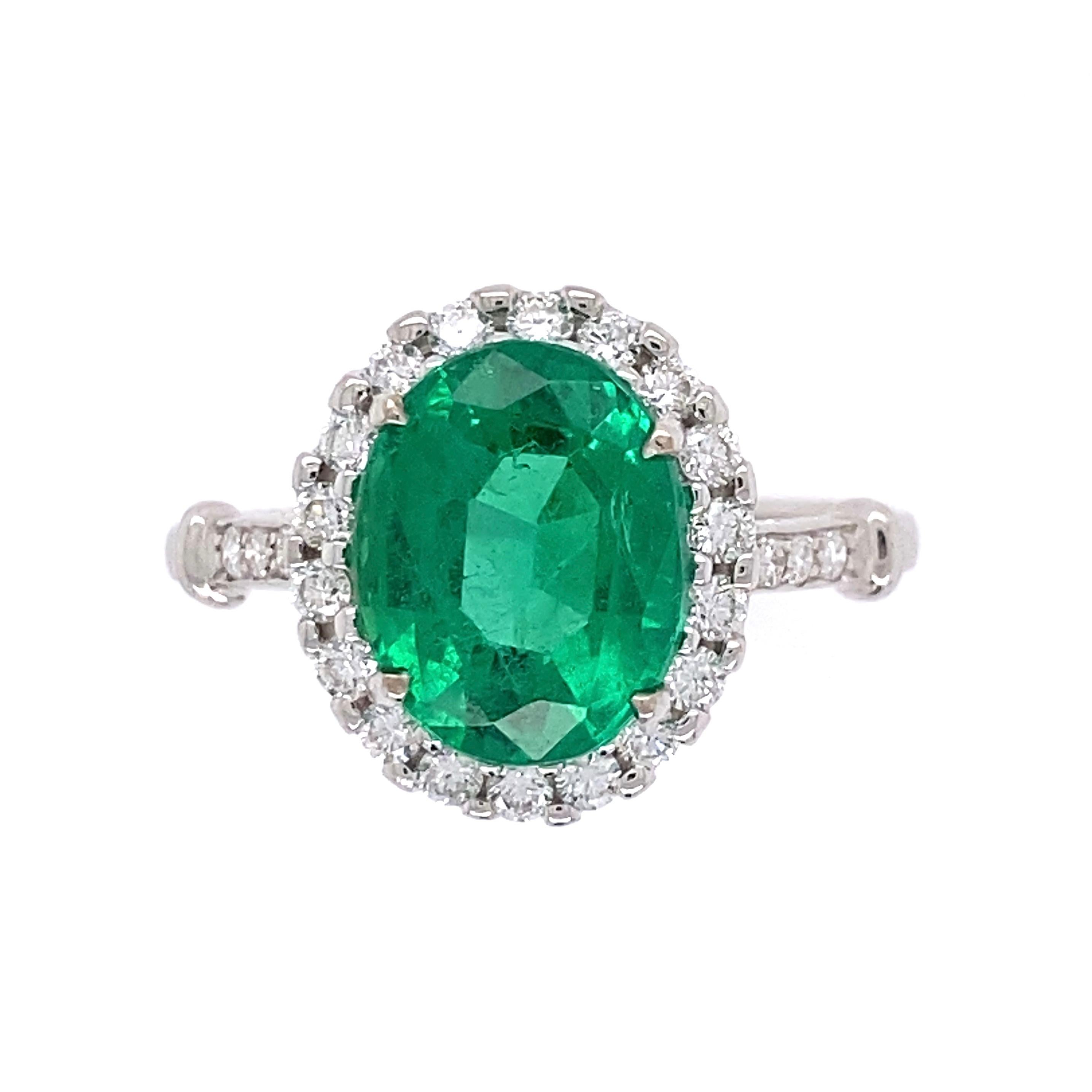 2.25 Carat GIA Emerald and Diamond Gold Ring Estate Fine Jewelry For Sale 1