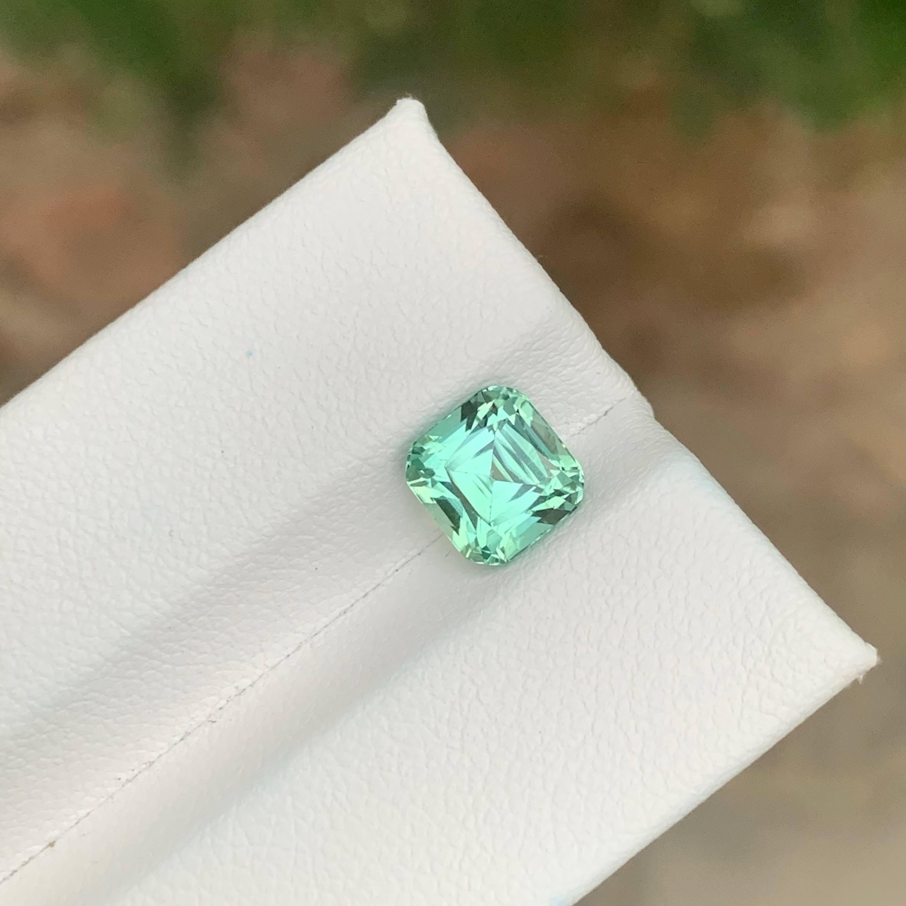 2.25 Carat Seafoam Tourmaline Stone Cushion Cut Natural Afghan Gemstone (pierre précieuse afghane) en vente 1
