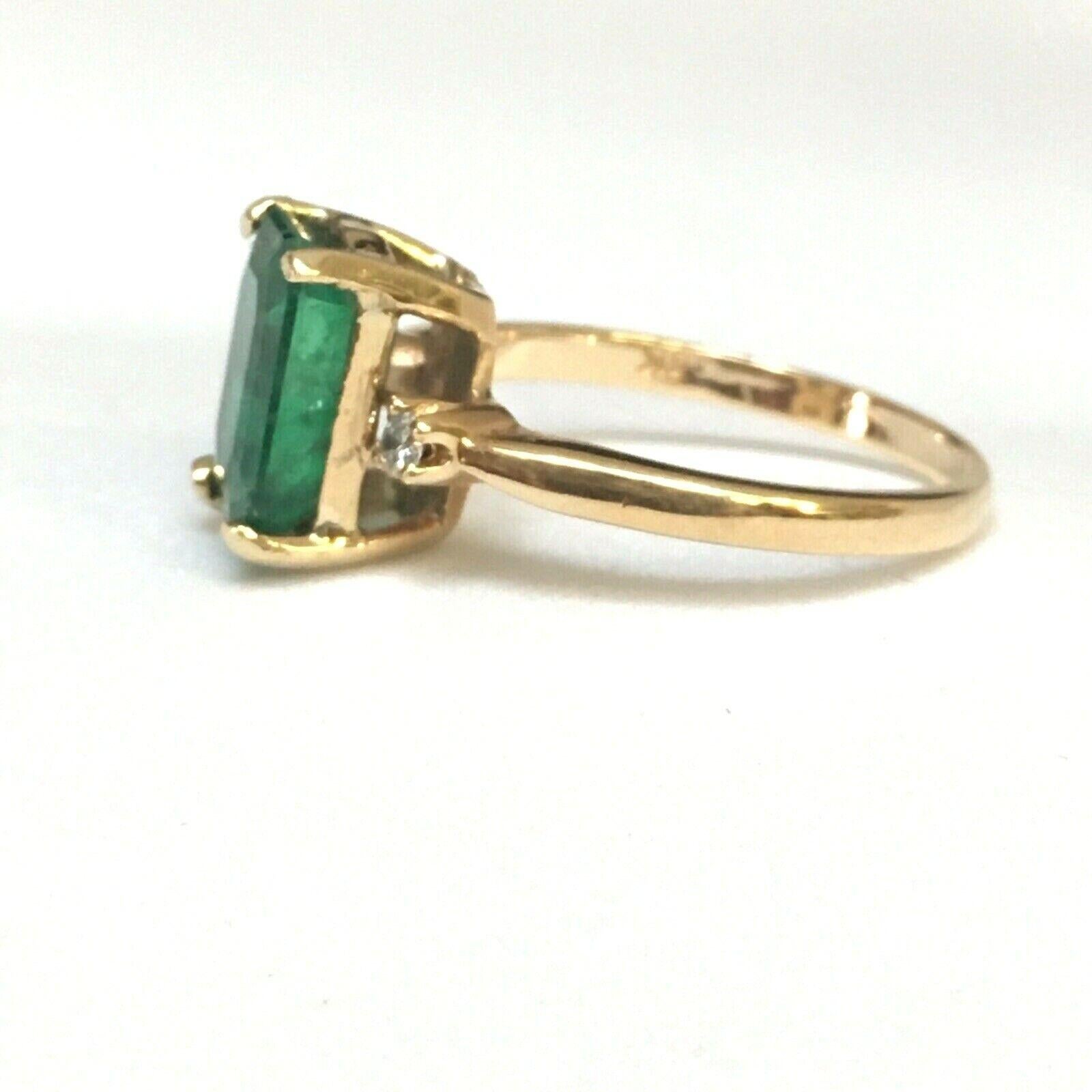 Emerald Cut 2.25 Carat Natural Emerald 14k Gold Diamond Ring 3.5 Gram For Sale