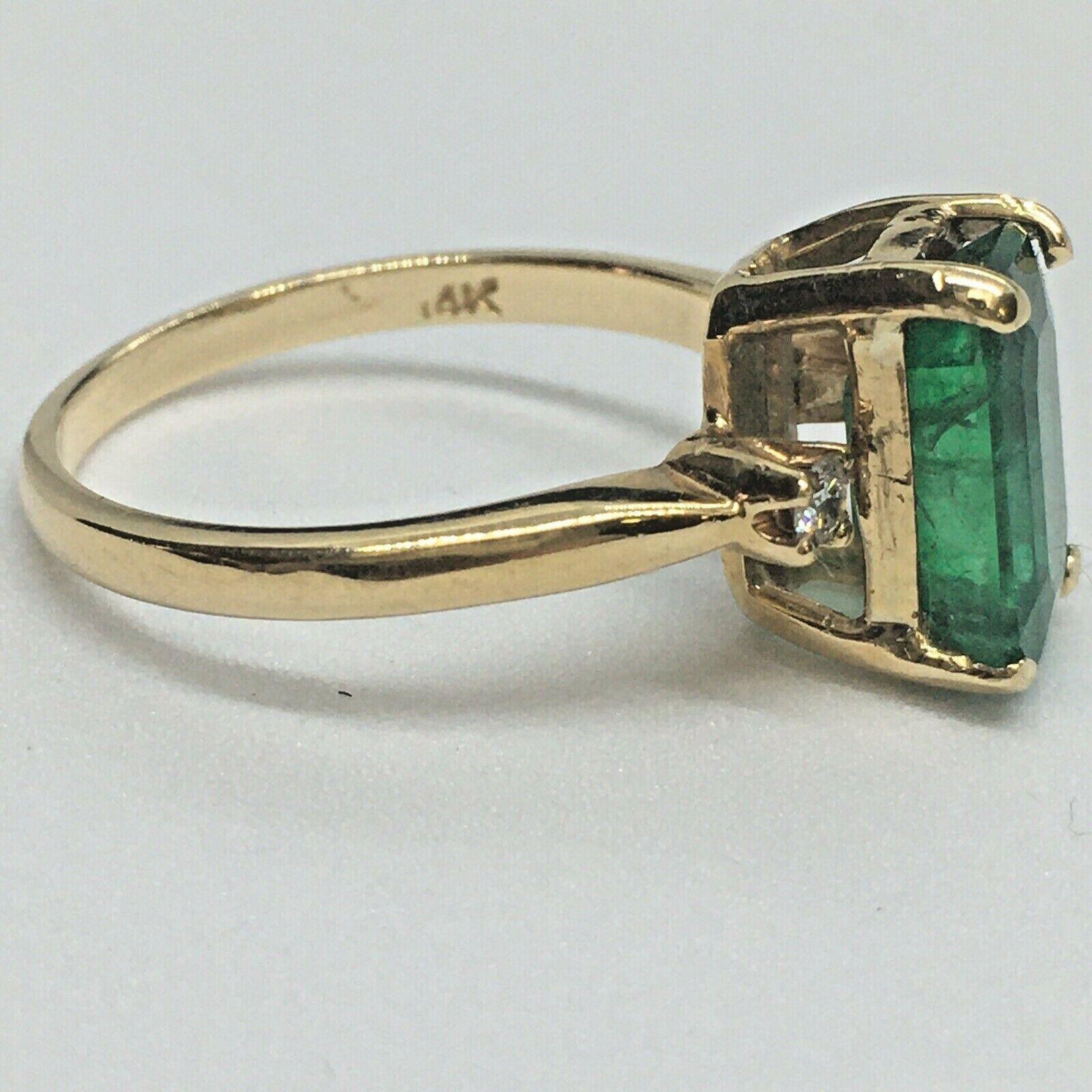 Women's 2.25 Carat Natural Emerald 14k Gold Diamond Ring 3.5 Gram For Sale