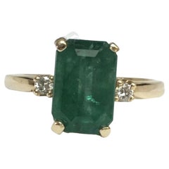 2.25 Carat Natural Emerald 14K Gold Diamond Ring 3.5 Gram Size 7.25