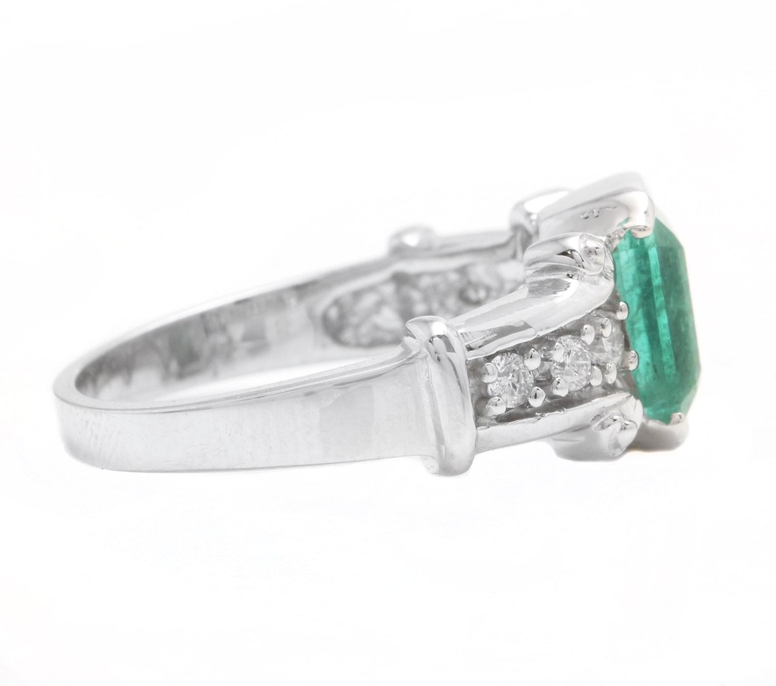 Round Cut 2.25 Carat Natural Emerald and Diamond 14 Karat Solid White Gold Ring For Sale