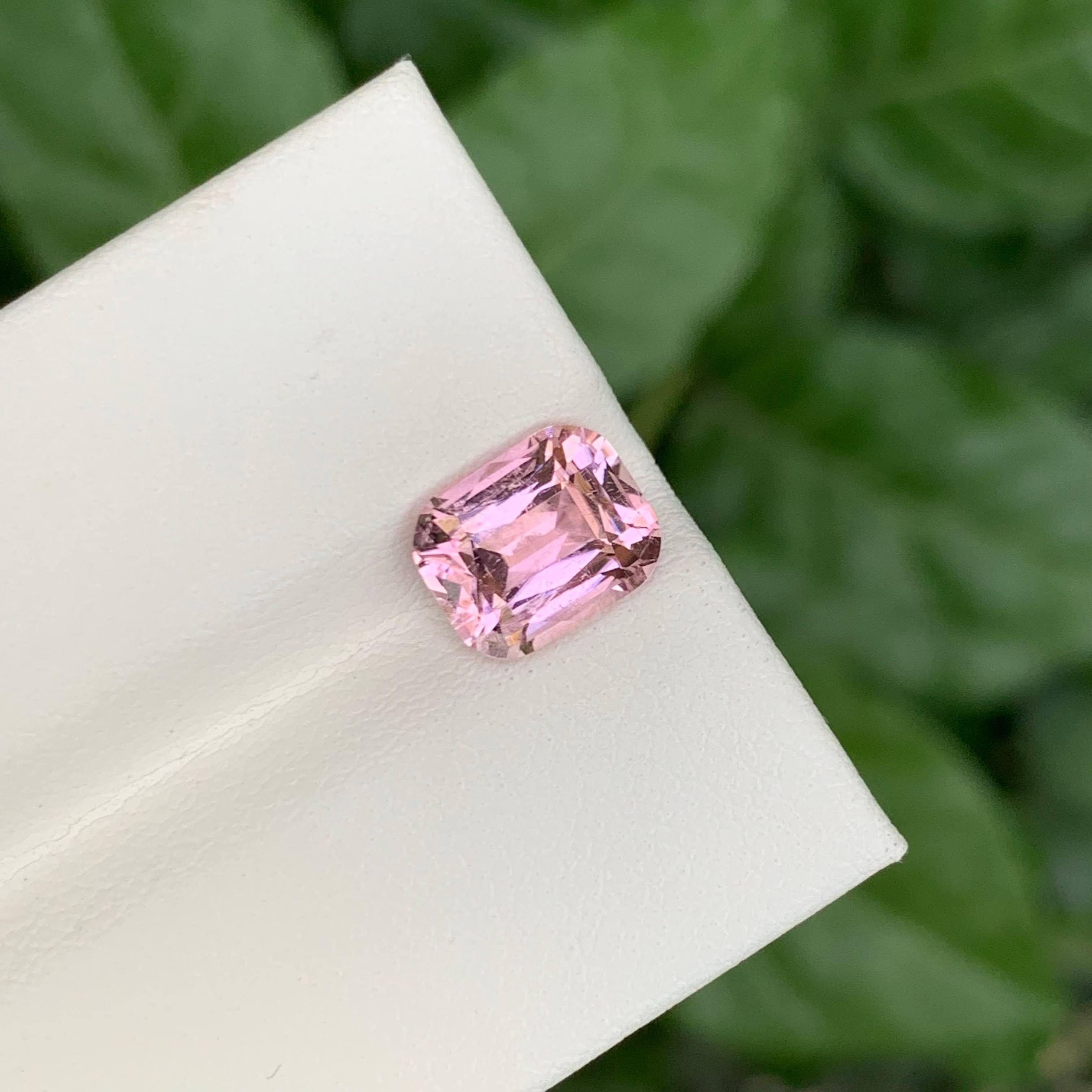 2.25 Carat Natural Loose Bubblegum Pink Tourmaline Cushion Cut Afghan Gemstone (pierre précieuse afghane) en vente 4
