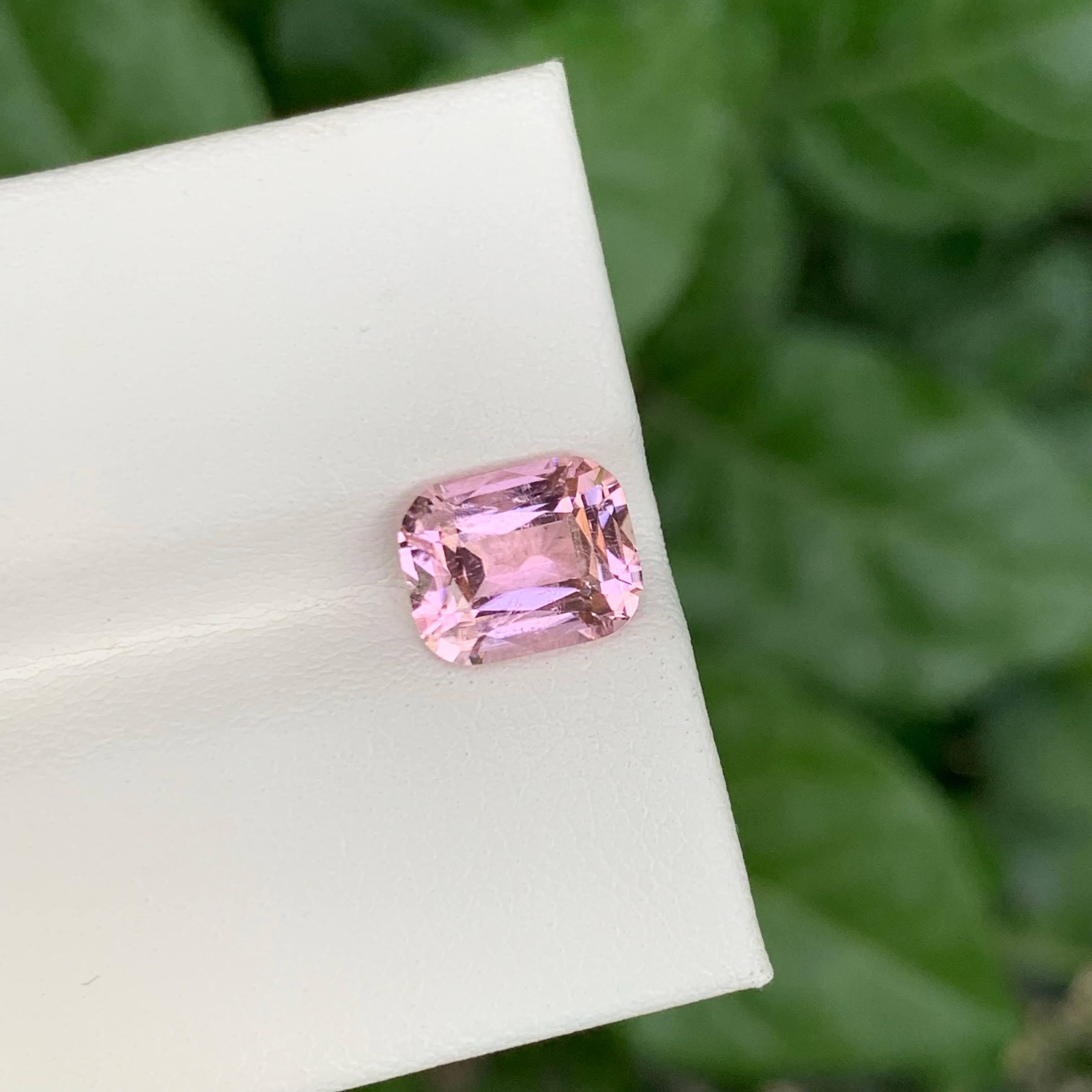 2.25 Carat Natural Loose Bubblegum Pink Tourmaline Cushion Cut Afghan Gemstone (pierre précieuse afghane) en vente 5