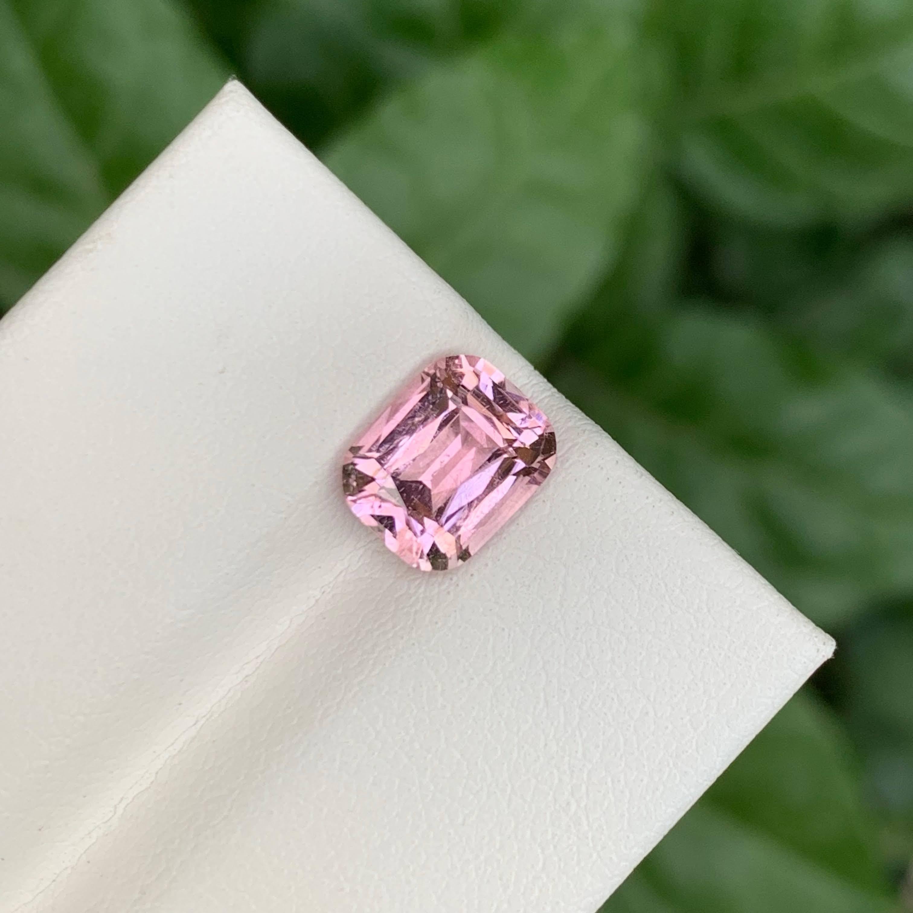 2.25 Carat Natural Loose Bubblegum Pink Tourmaline Cushion Cut Afghan Gemstone (pierre précieuse afghane) Neuf - En vente à Bangkok, TH